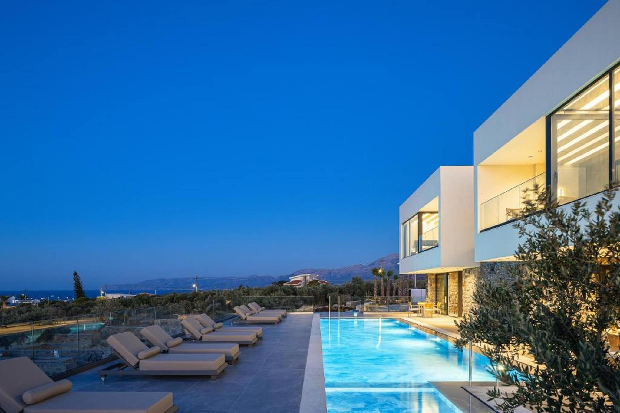 MT7 Panoramic Sea View Villa - Zwembad