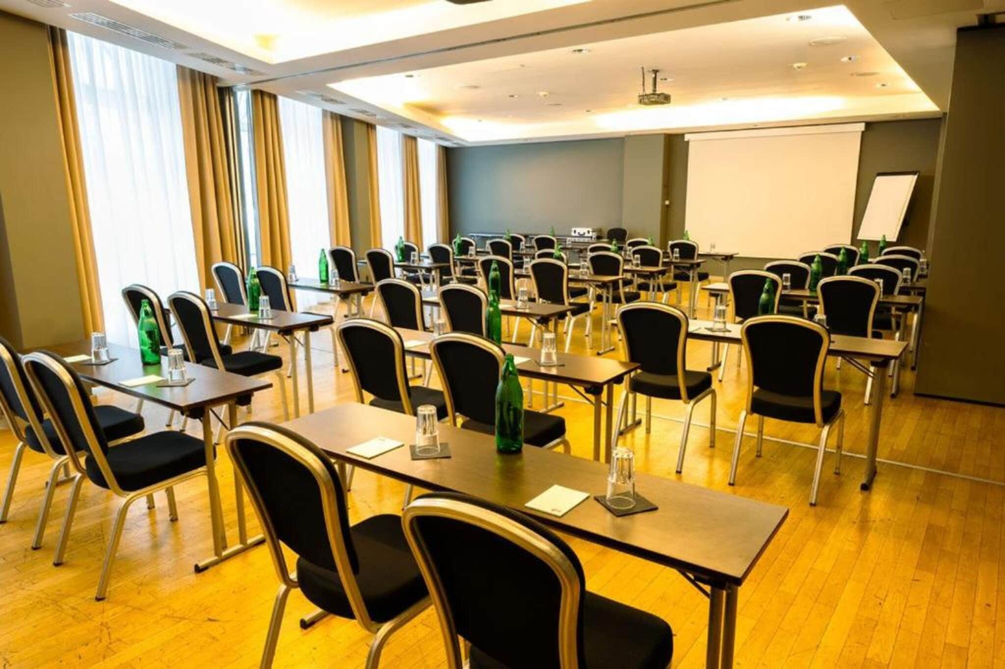 Max Brown 5th District Vienna - Image-tags.hotelfacilitiesandservices