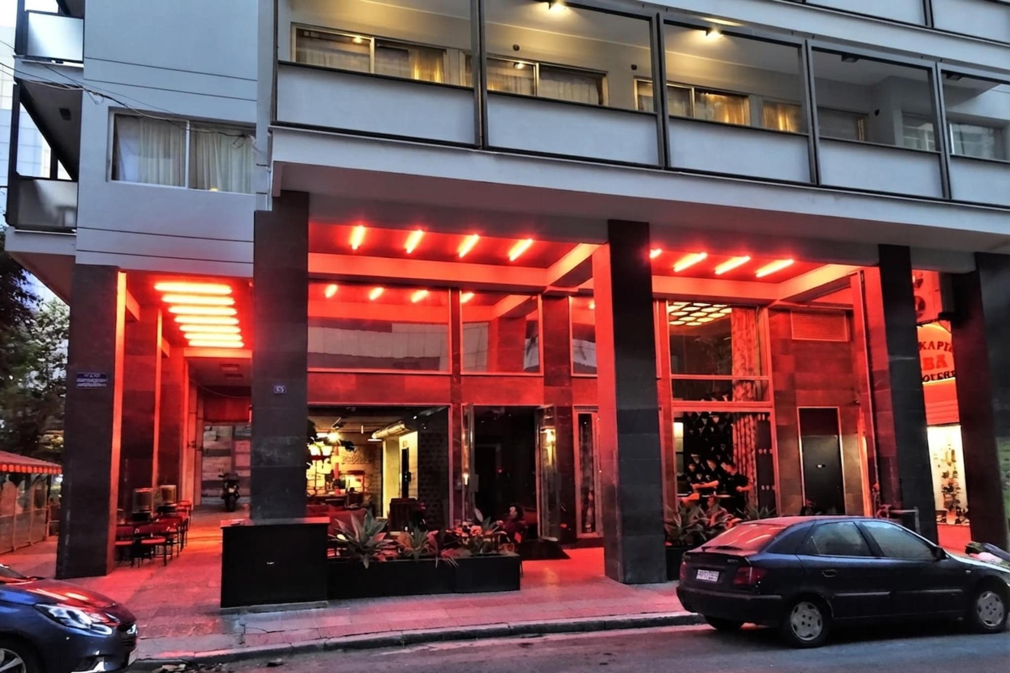 Max Brown Downtown Athens - Image-tags.hotelexteriorsummer