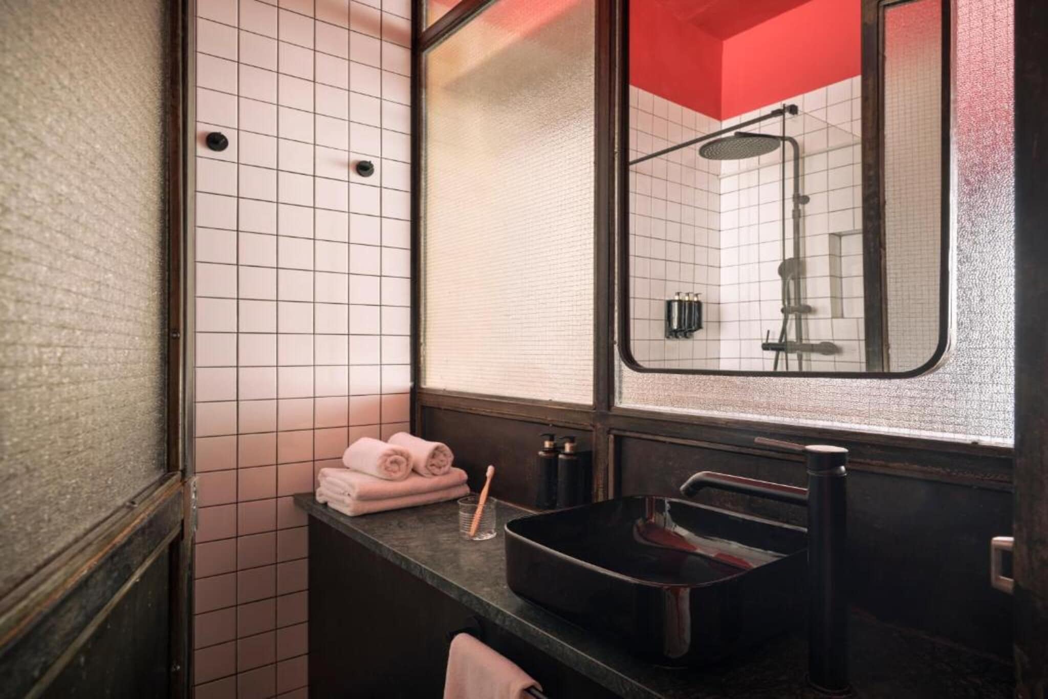 Max Brown Downtown Athens - Badezimmer