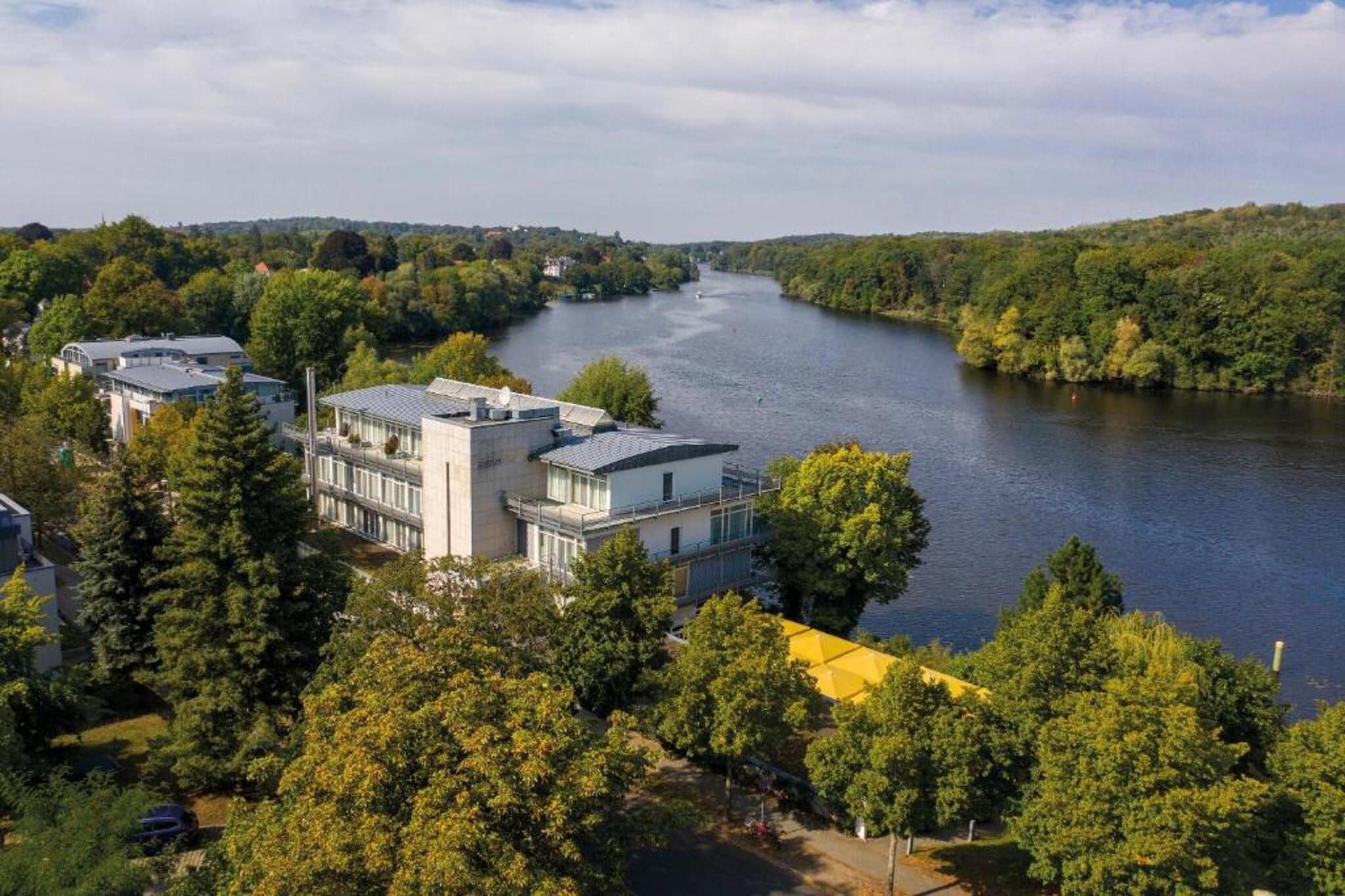 Hotel am Griebnitzsee - Image-tags.hotelexteriorsummer