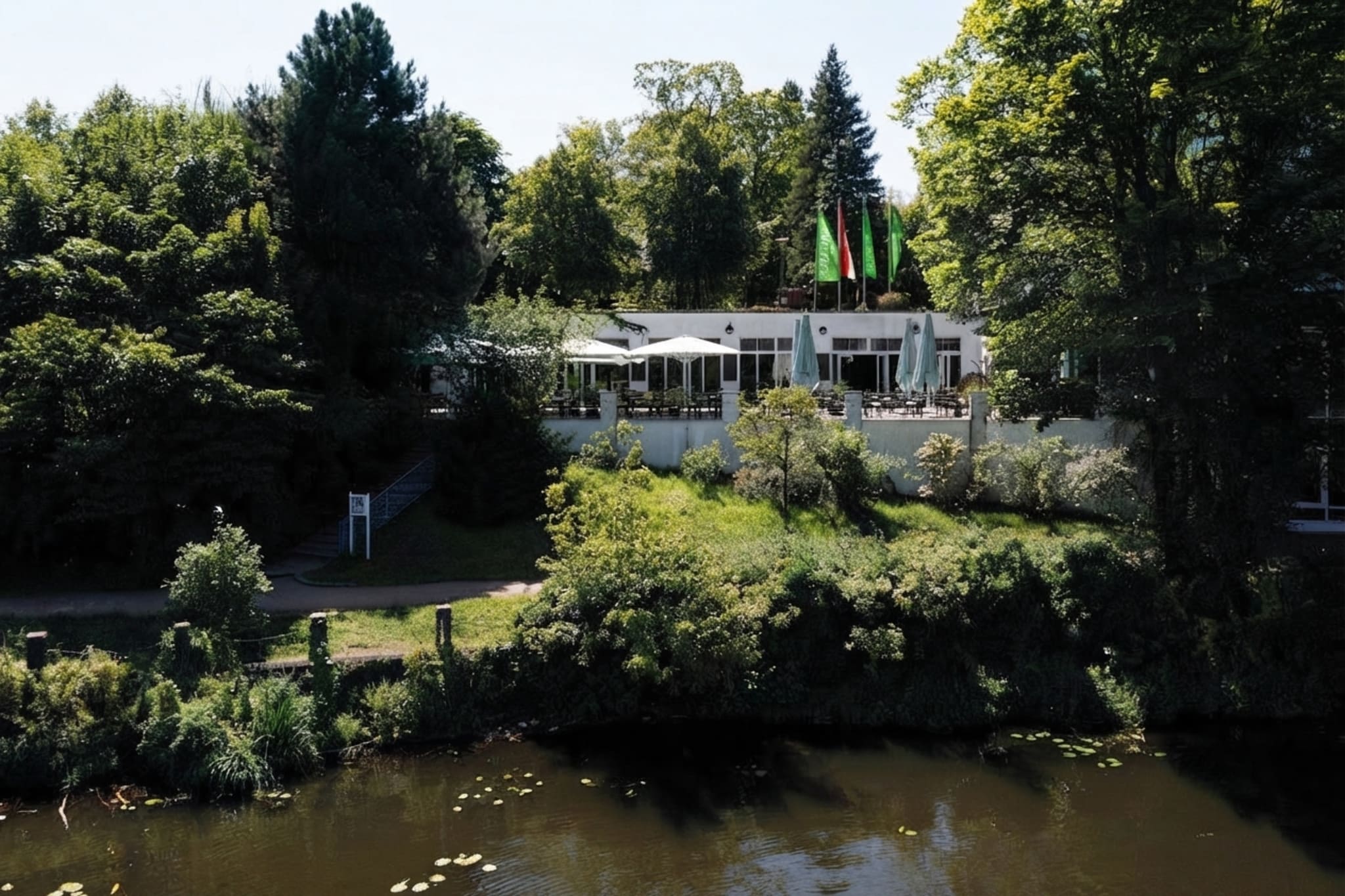 Hotel am Griebnitzsee - Image-tags.hotelexteriorsummer