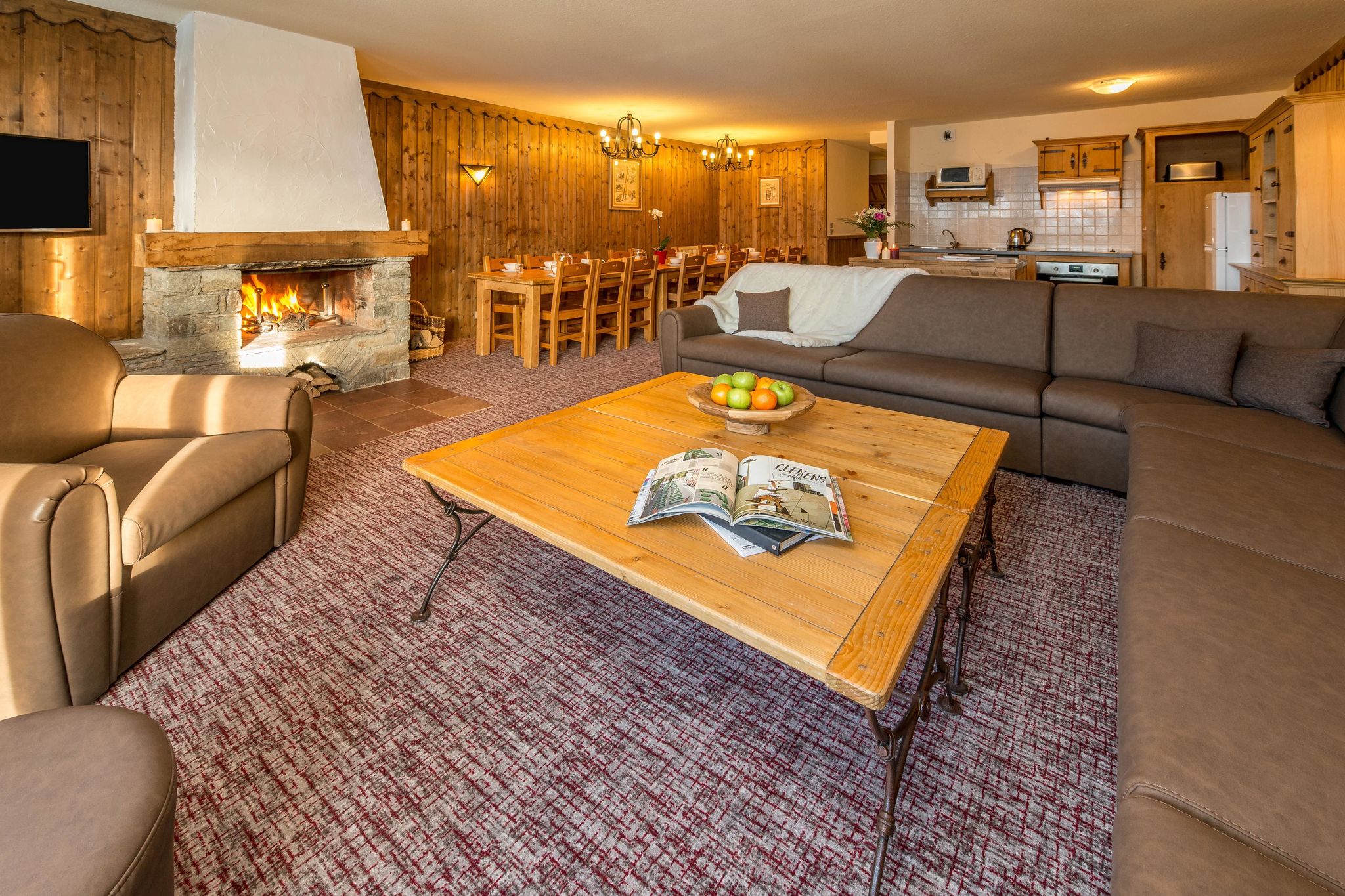 Rustic apartment with a fireplace and Wi-Fi in Arc 2000