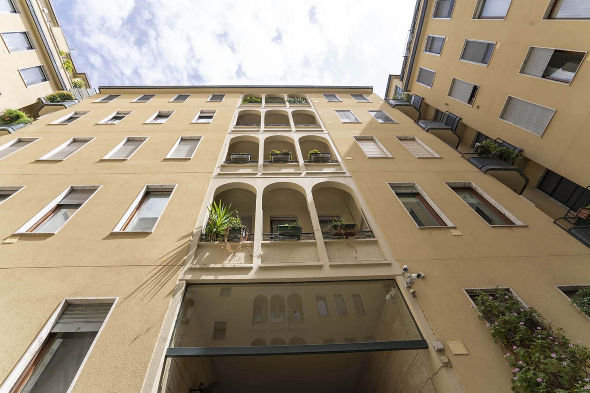 Milano Cappuccio - Exterior in summer