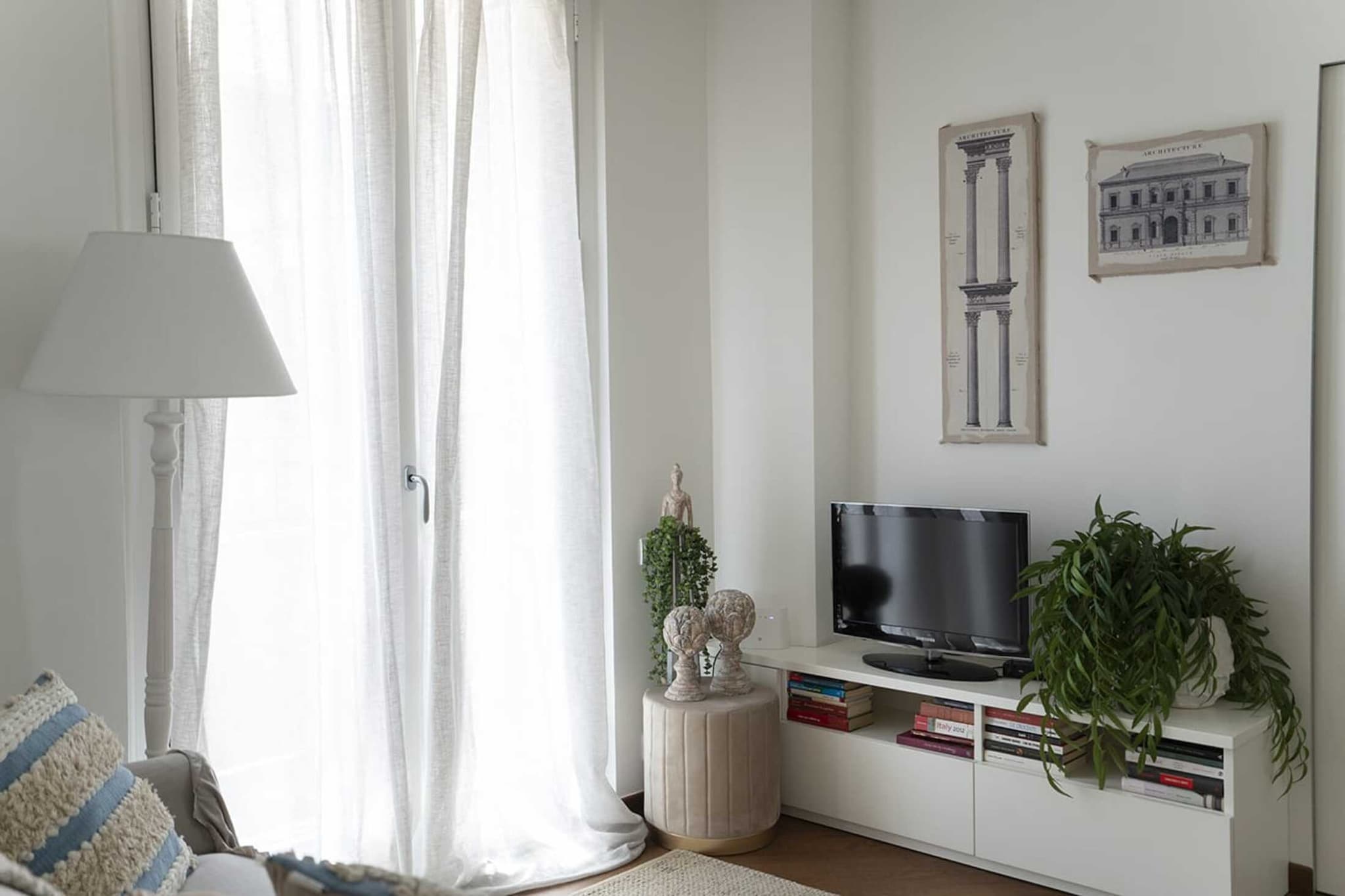 Milano Cappuccio - Living room