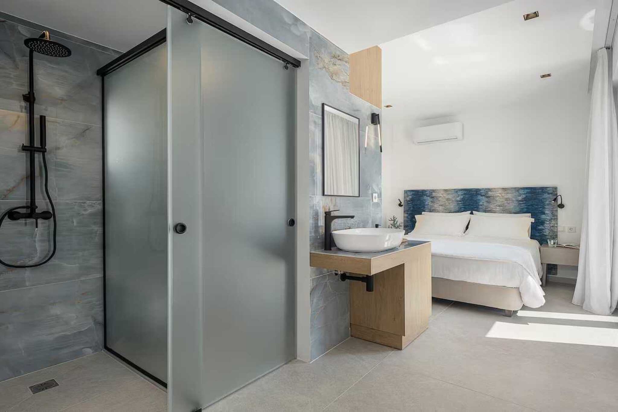 AVRILIA VILLA - Bedroom