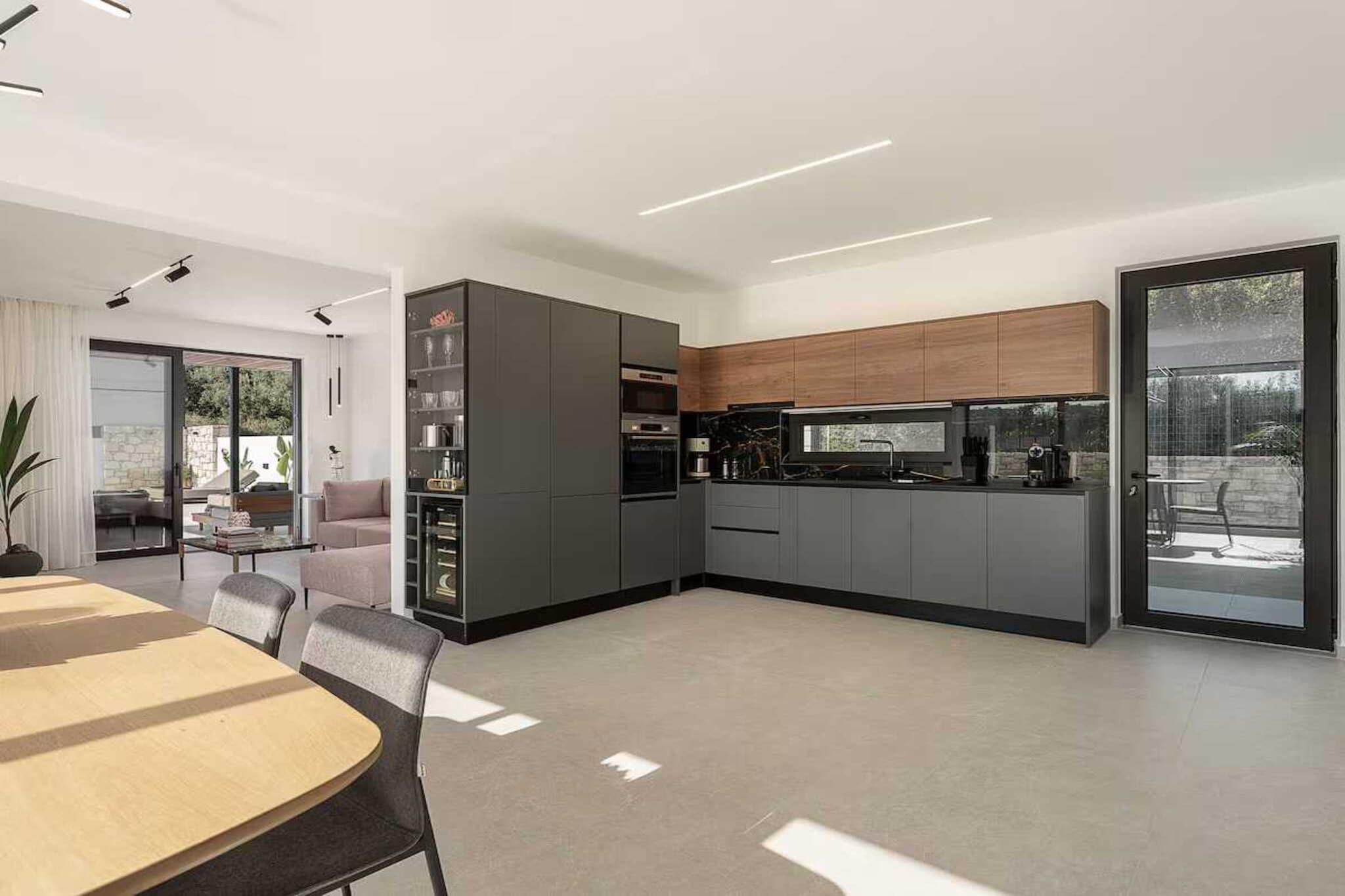 AVRILIA VILLA - Kitchen