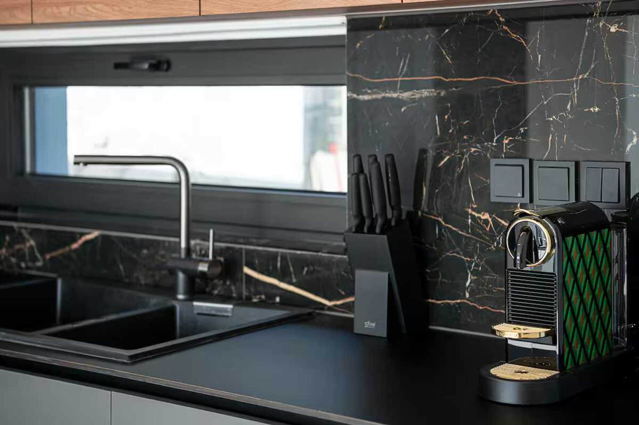 AVRILIA VILLA - Kitchen