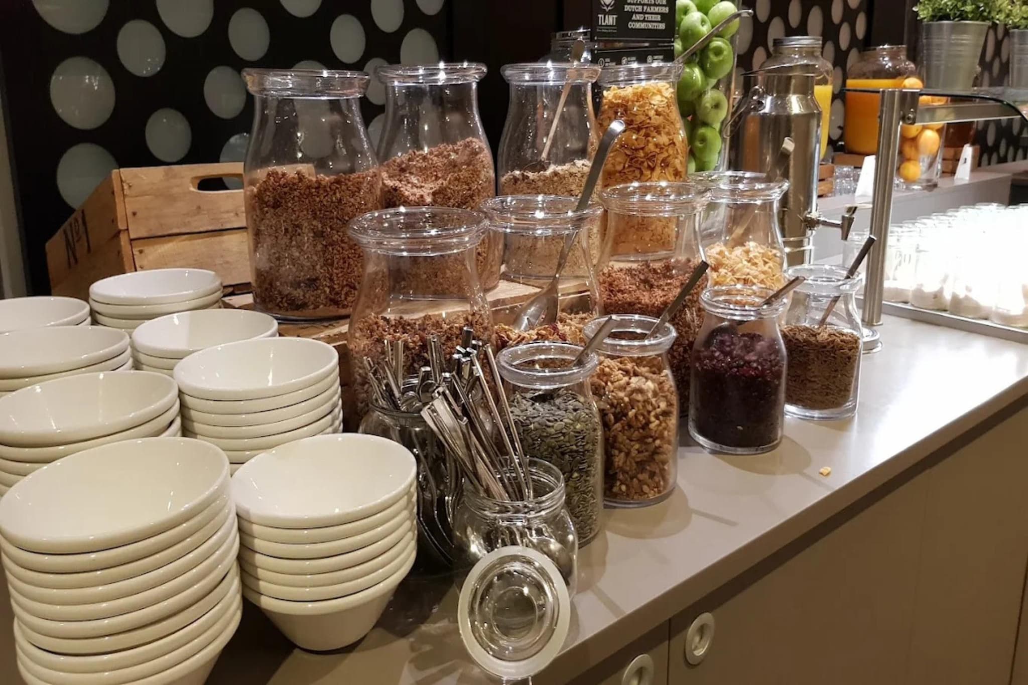 Sunday Hotel Amsterdam Airport Schiphol - Image-tags.hotelfacilitiesandservices