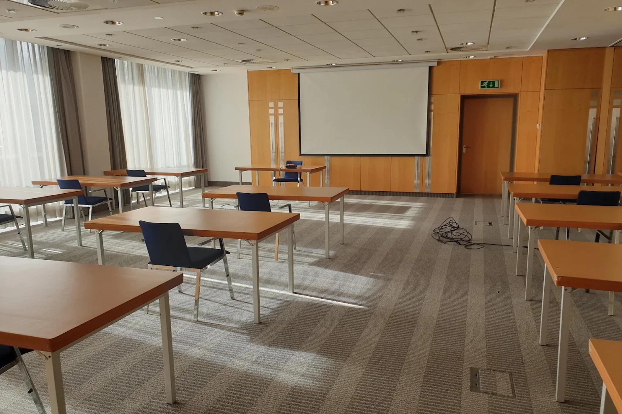 Sunday Hotel Amsterdam Airport Schiphol - Image-tags.hotelfacilitiesandservices