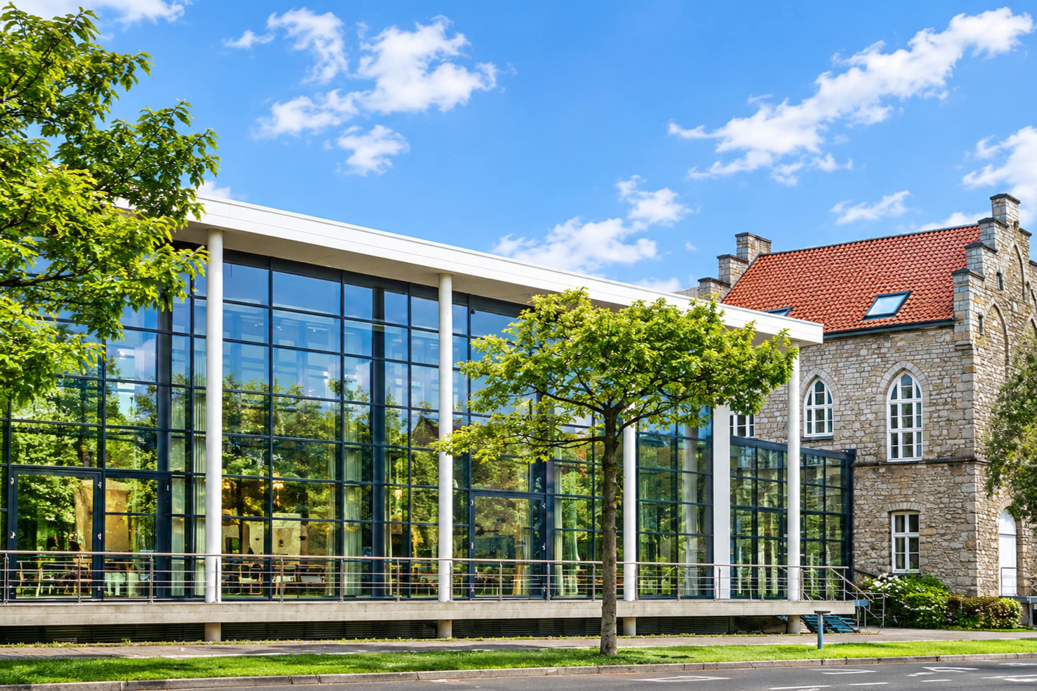 NOVOTEL Hildesheim - Image-tags.hotelexteriorsummer