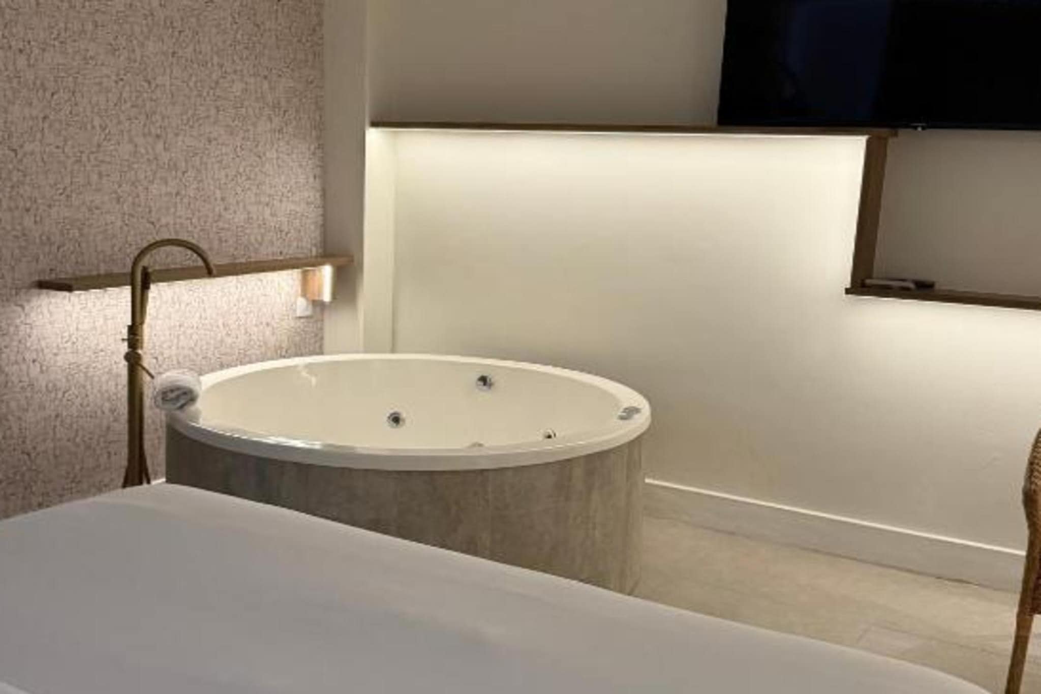 HABITACIÓN DOBLE CON JACUZZI - JACUZZI 4001 - Faciliteiten