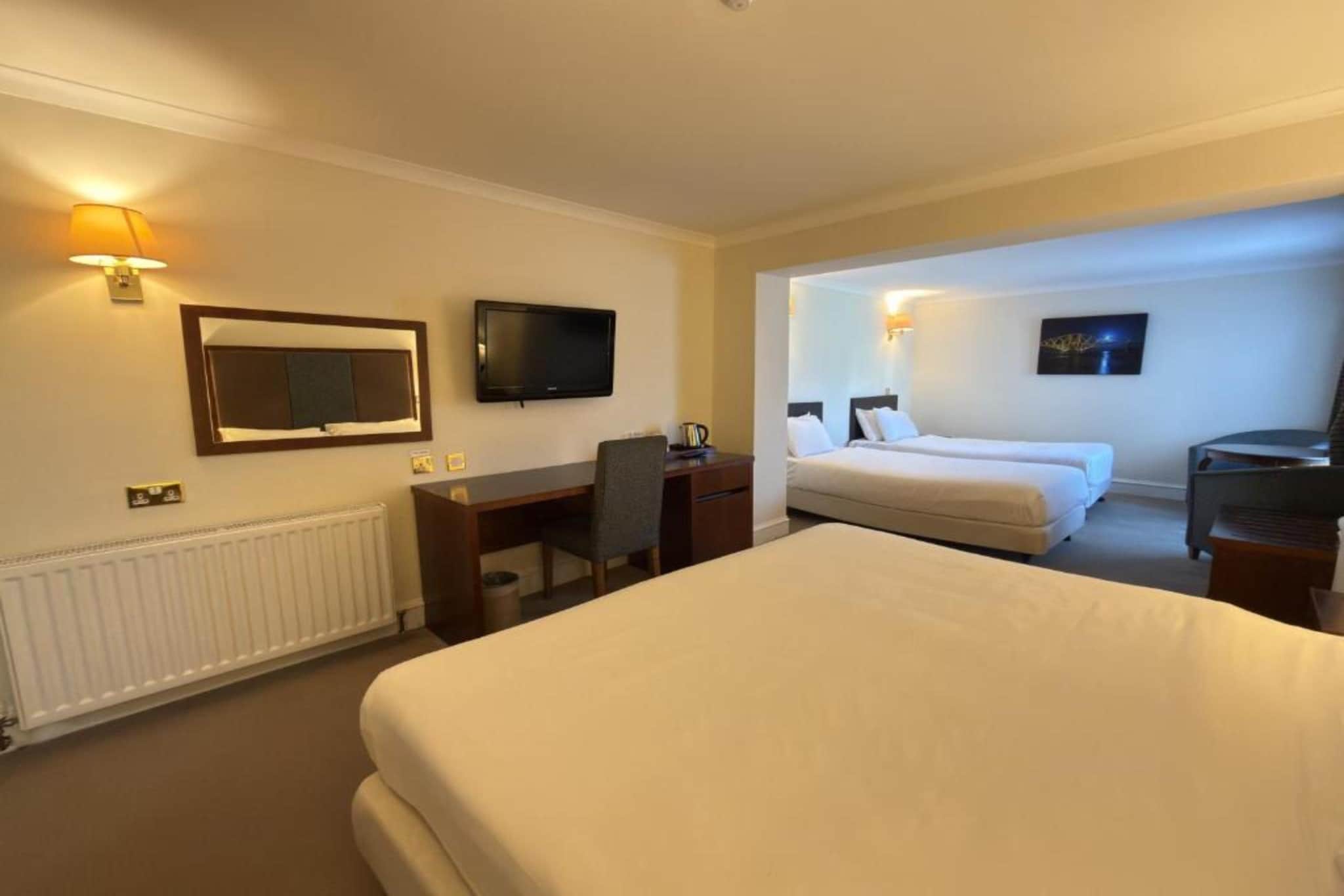 Executive family room - Bedroom