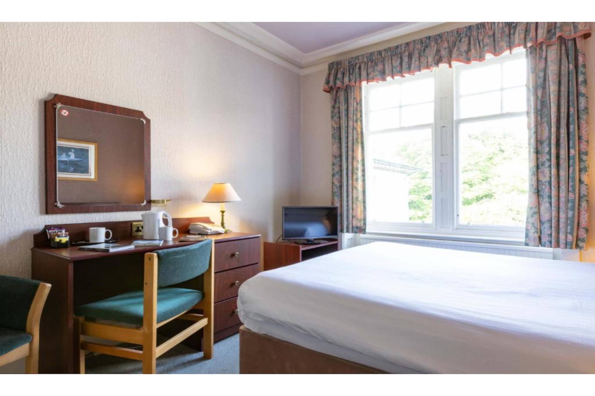 Standard Single Room - Bedroom
