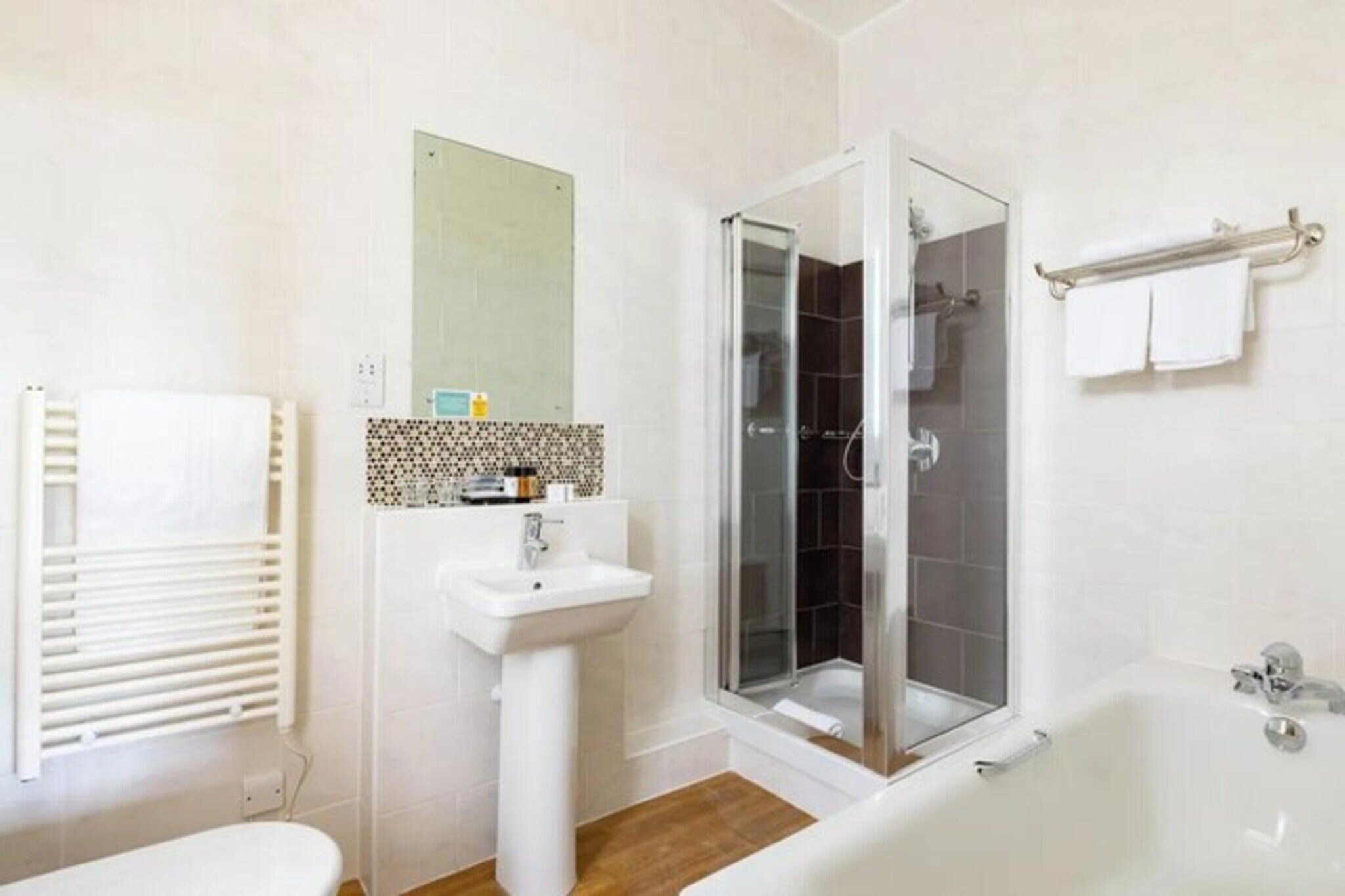 Superior Double Room - Bathroom