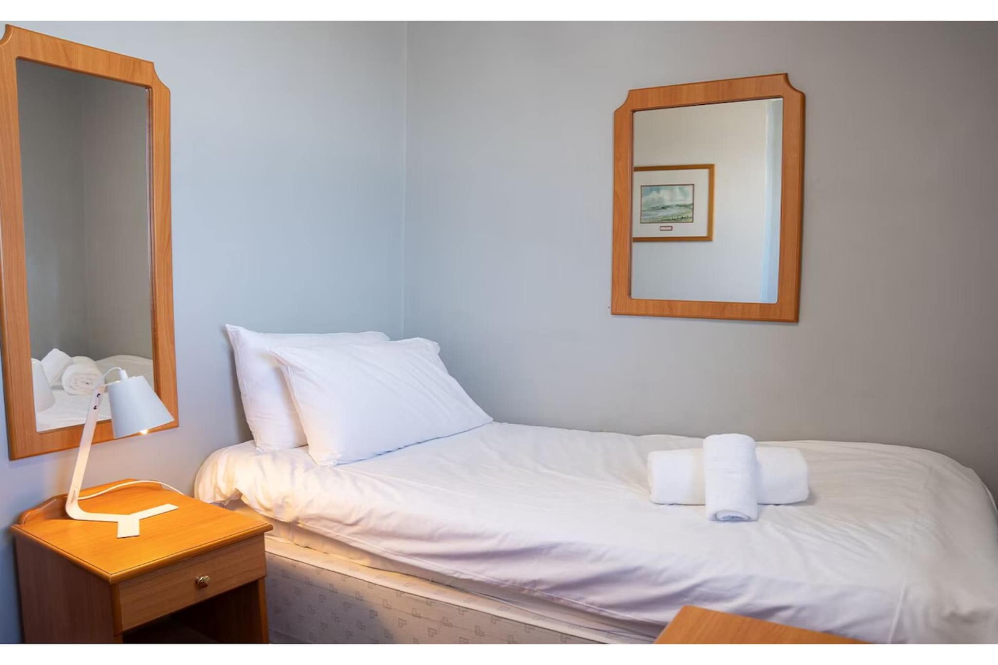 Standard Single Room - Bedroom