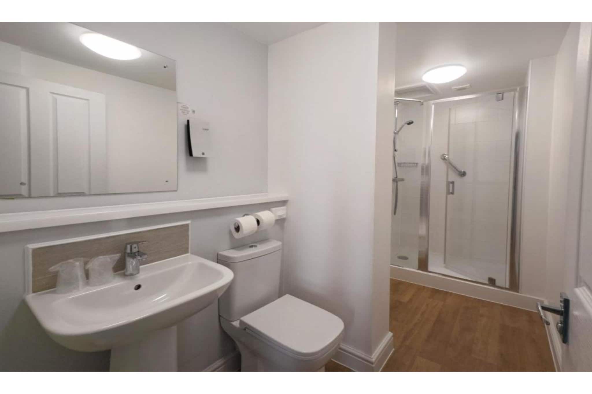 Superior Twin Room - Bathroom