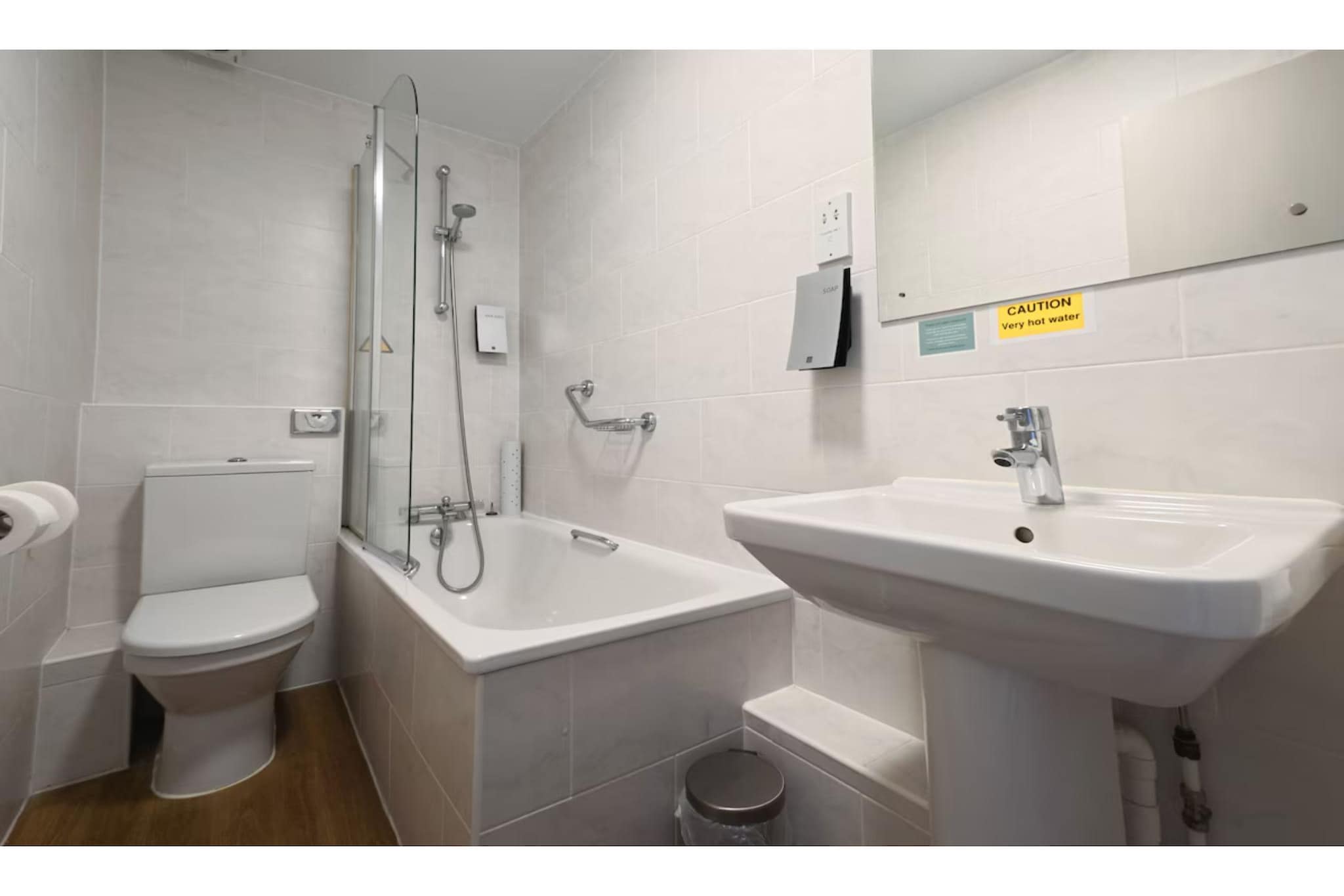 Twin Room with Sea View - Bathroom