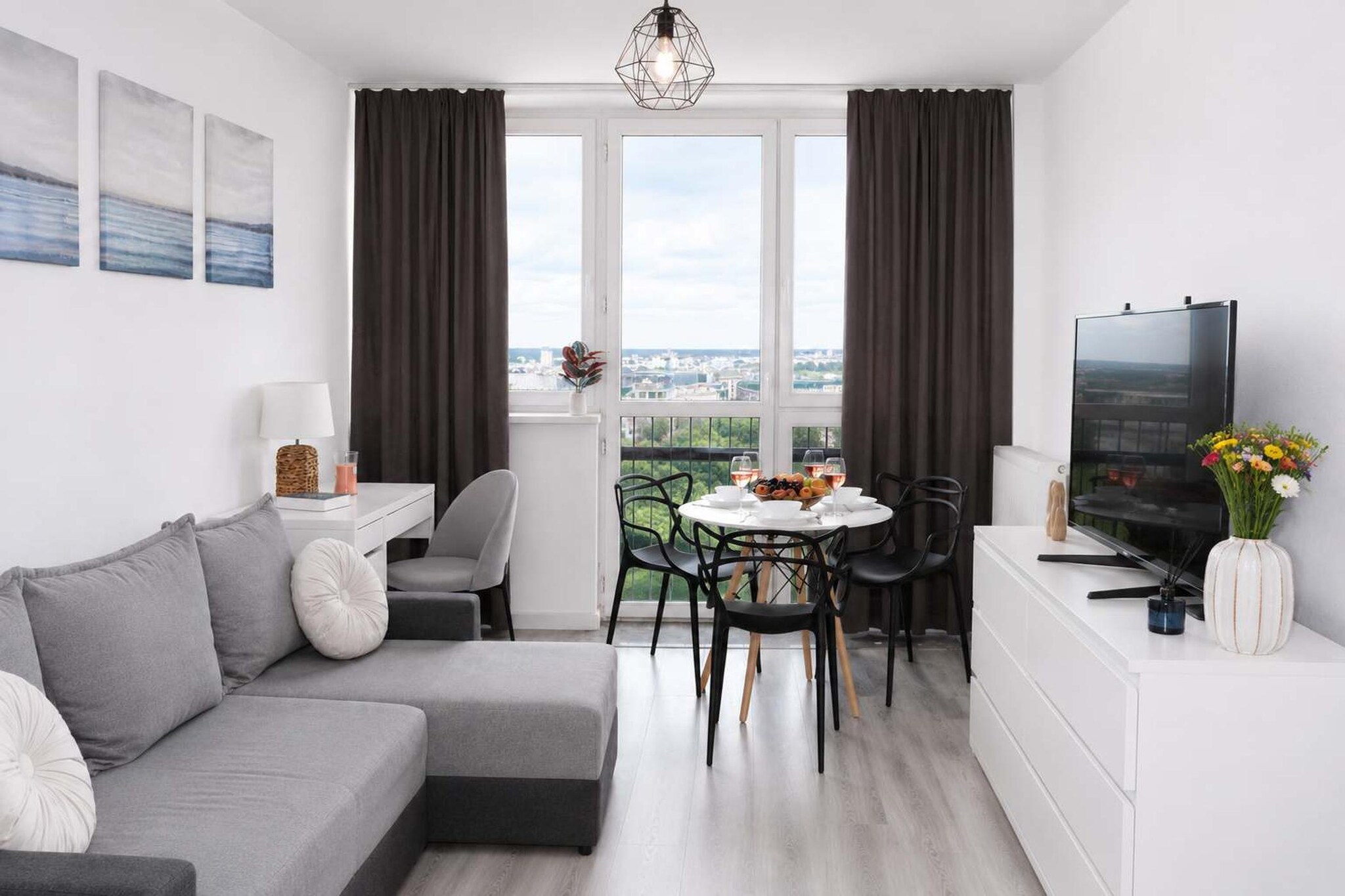 194 Przech 2/1528(4) - Living room