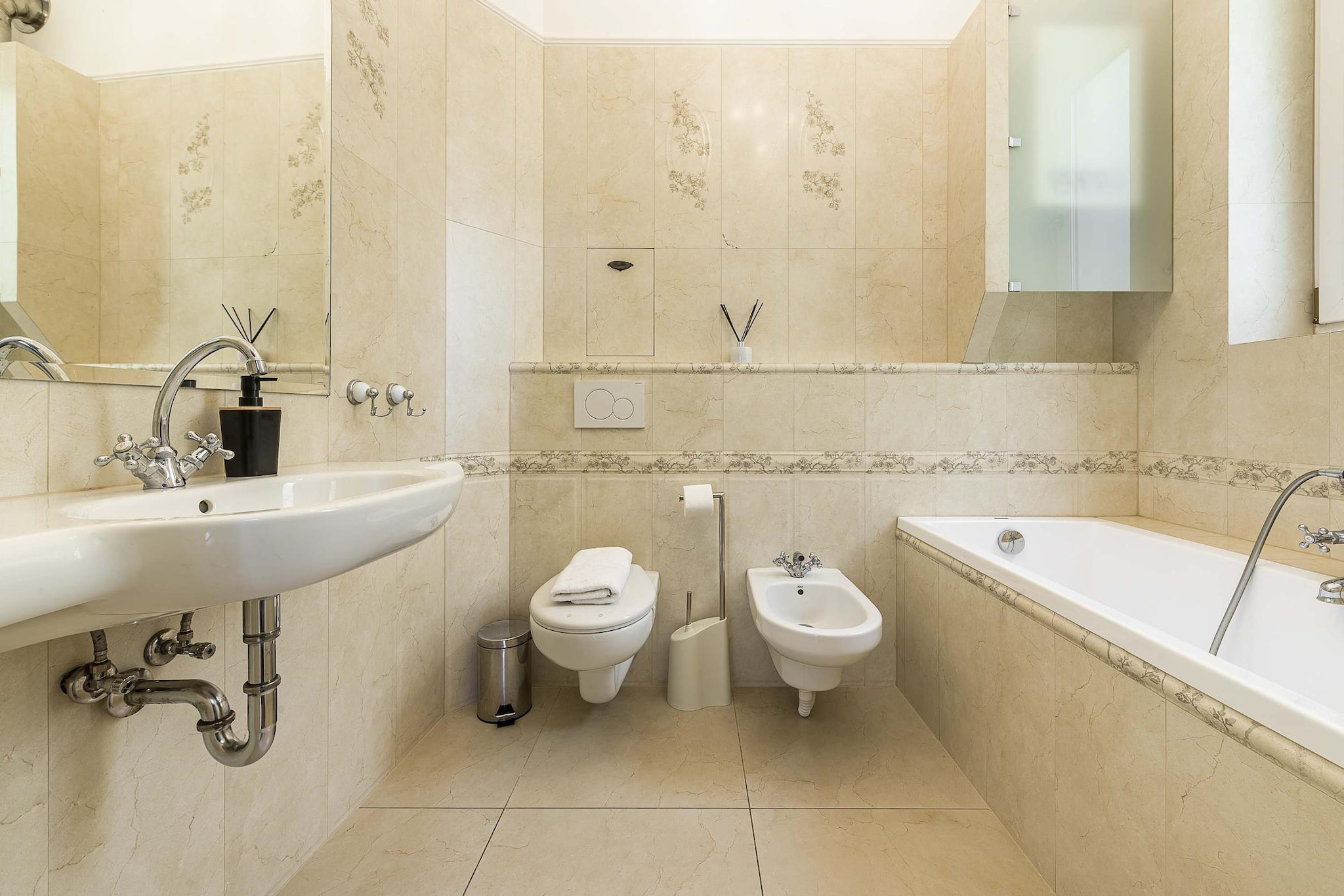 195 Miodowa 3/9 (4) - Bathroom