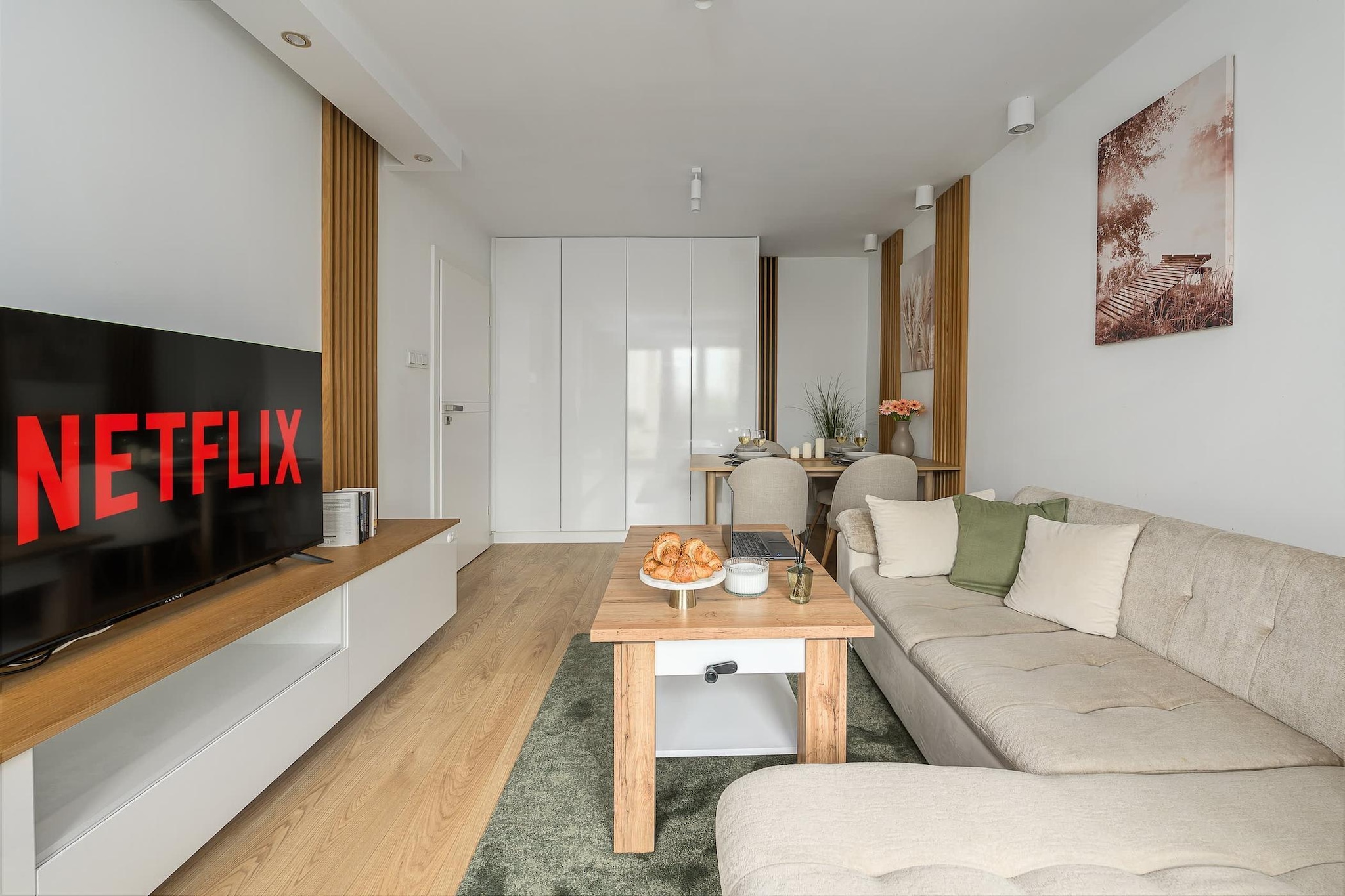 201 Inflanc19/104(4) - Living room