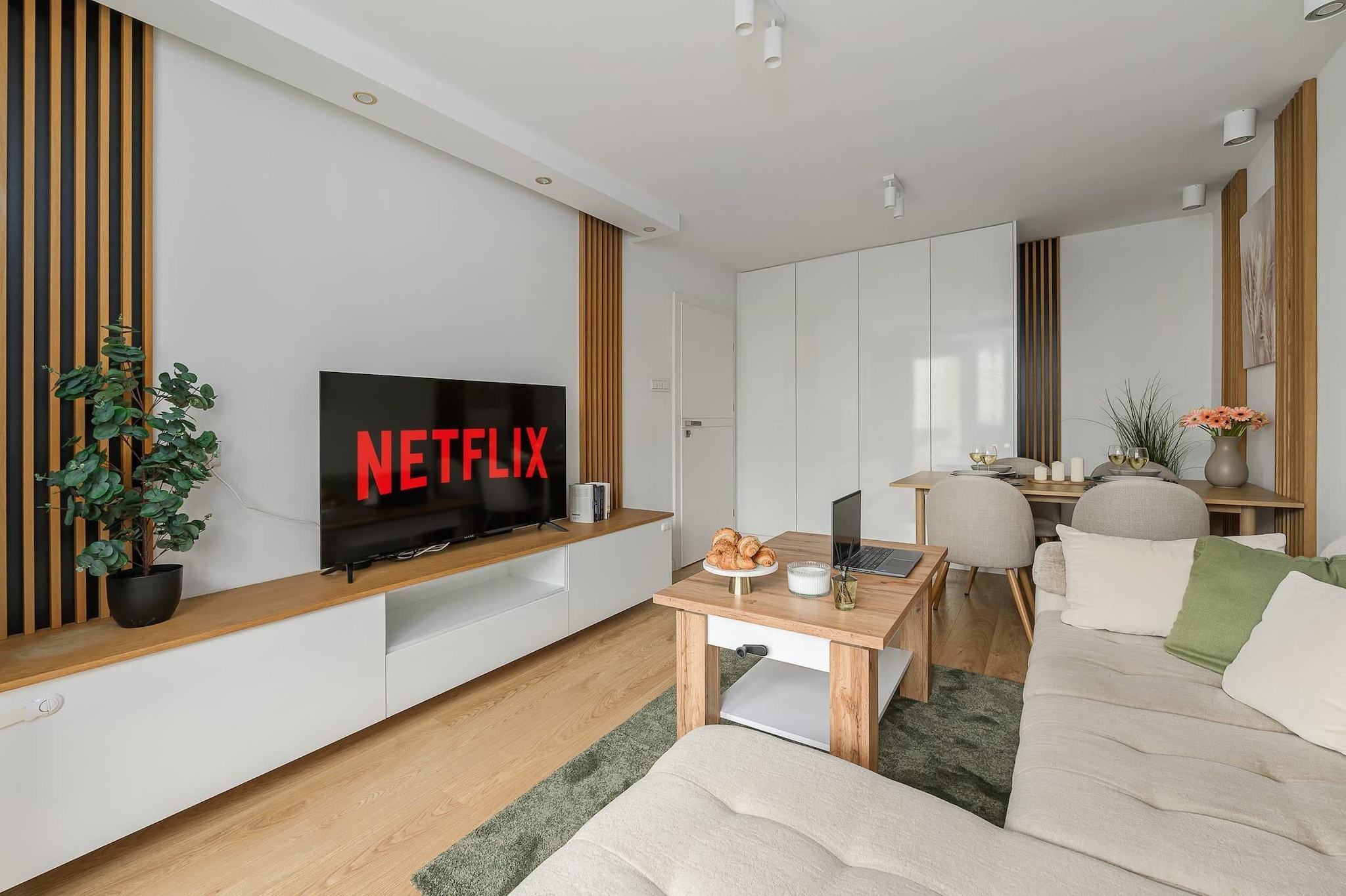 201 Inflanc19/104(4) - Living room