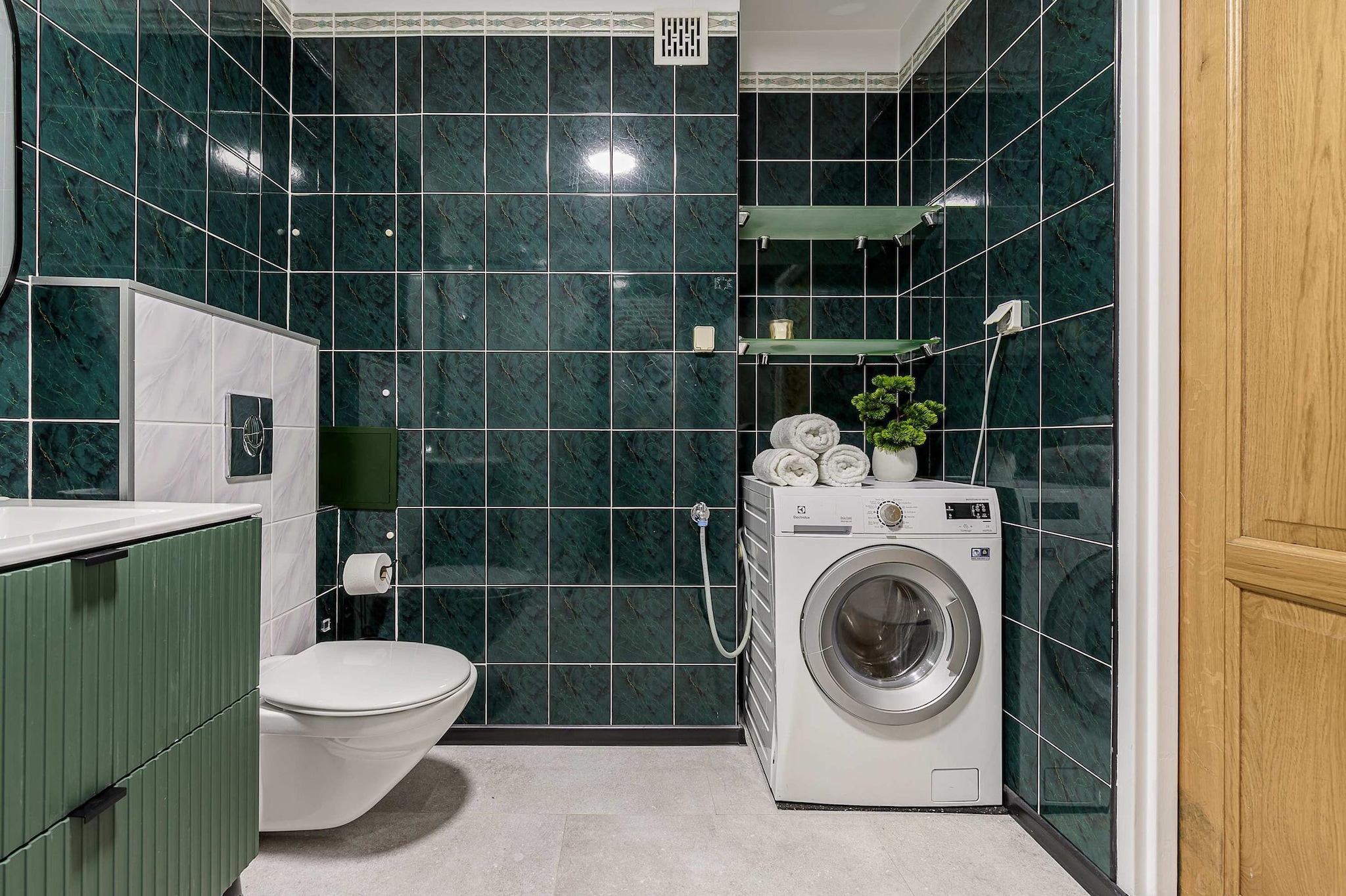 216 Ptasia 4/28 (4) - Bathroom