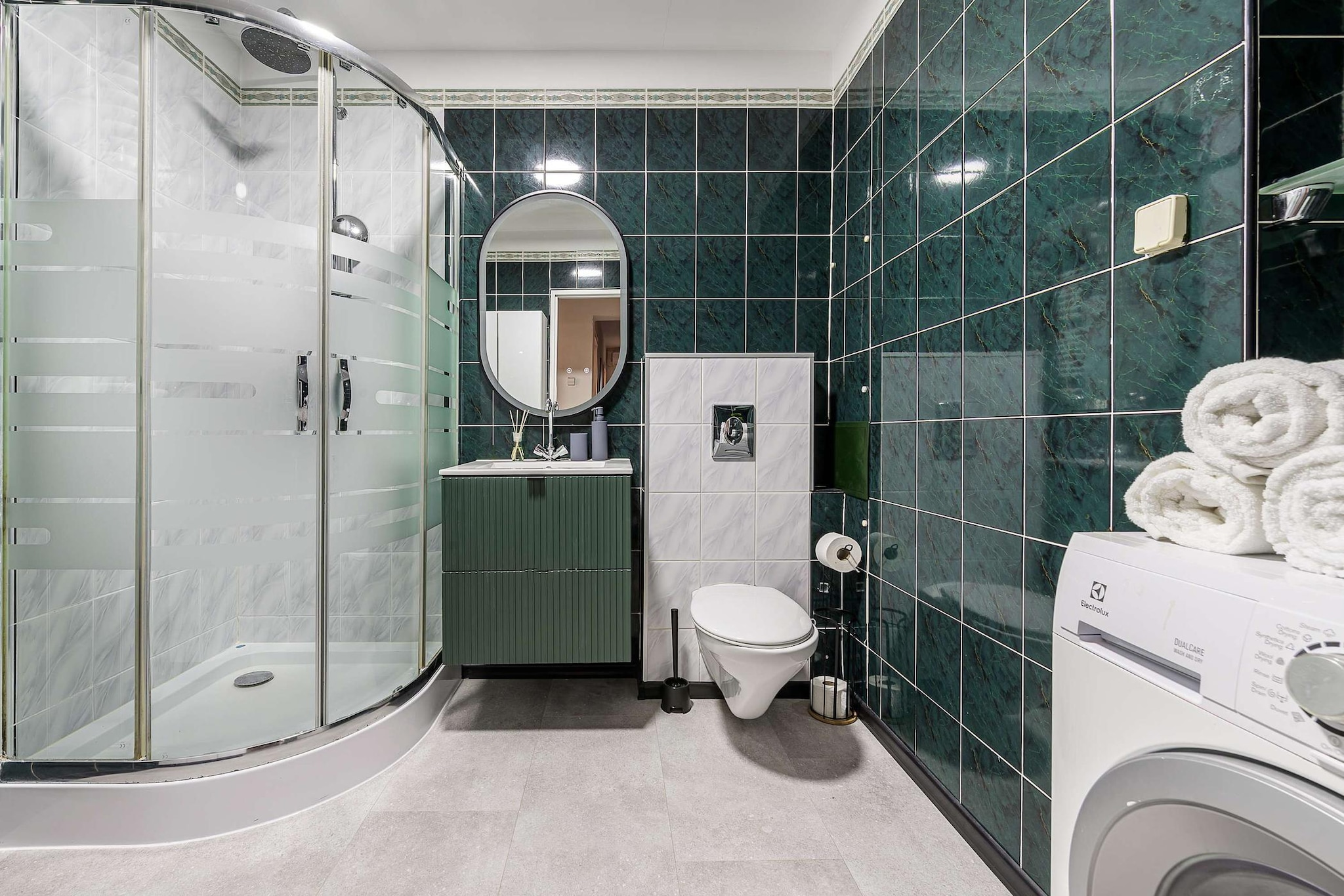 216 Ptasia 4/28 (4) - Bathroom