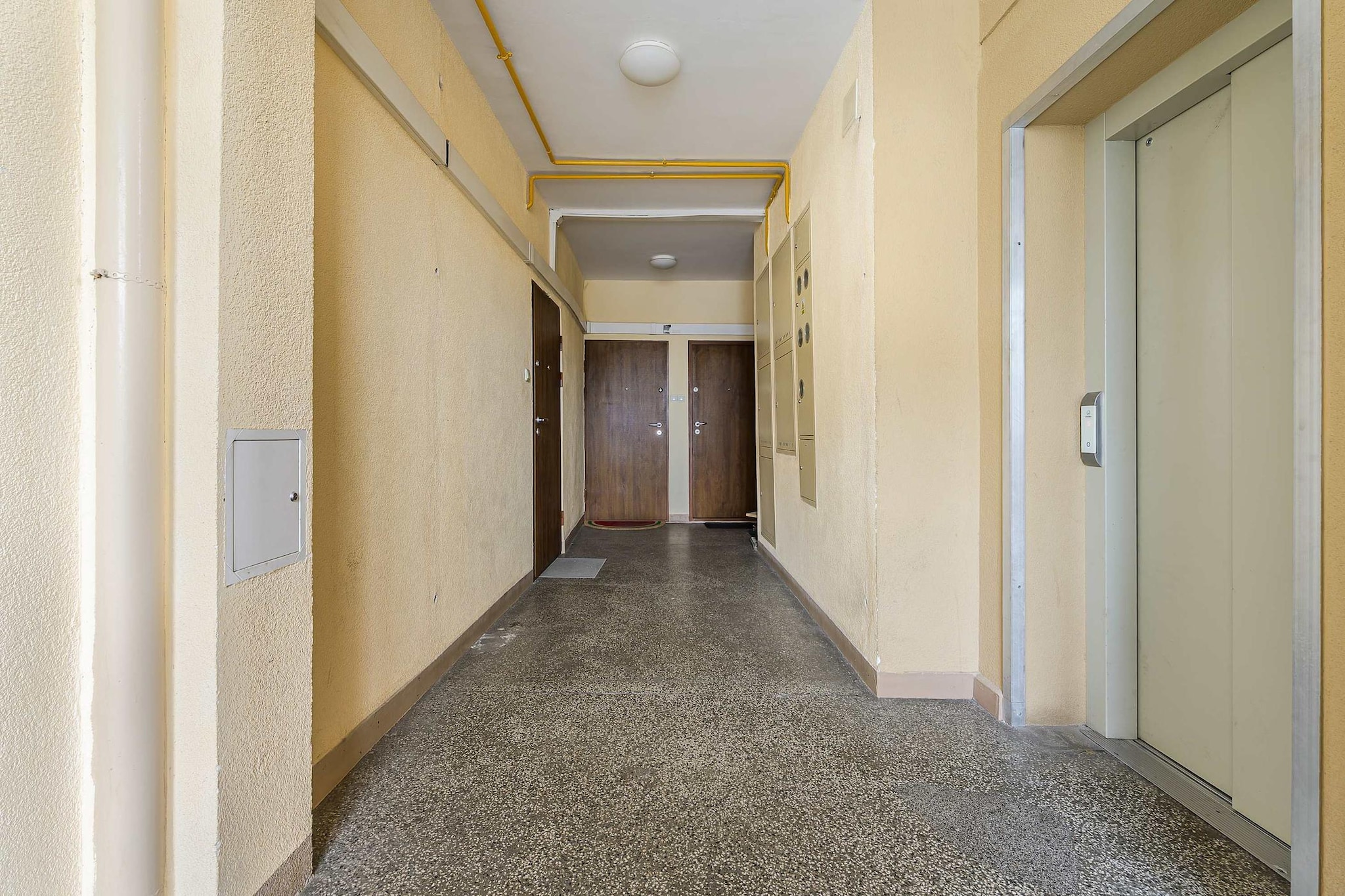 208 Marszał 87/31(4) - Landing