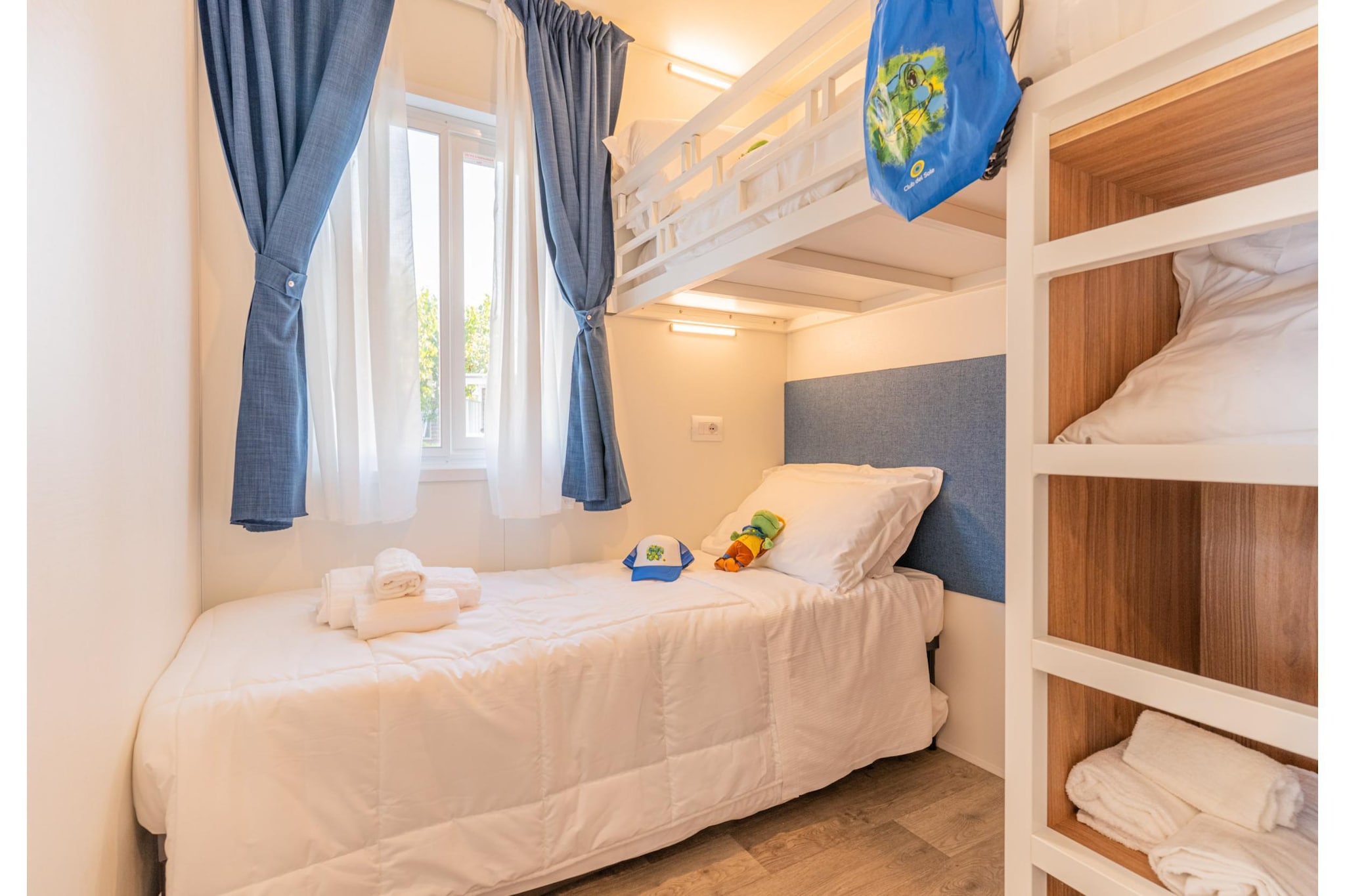 Club del Sole Le Mimose Family Resort LG2 LODGE Lodge Comfort - Slaapkamer