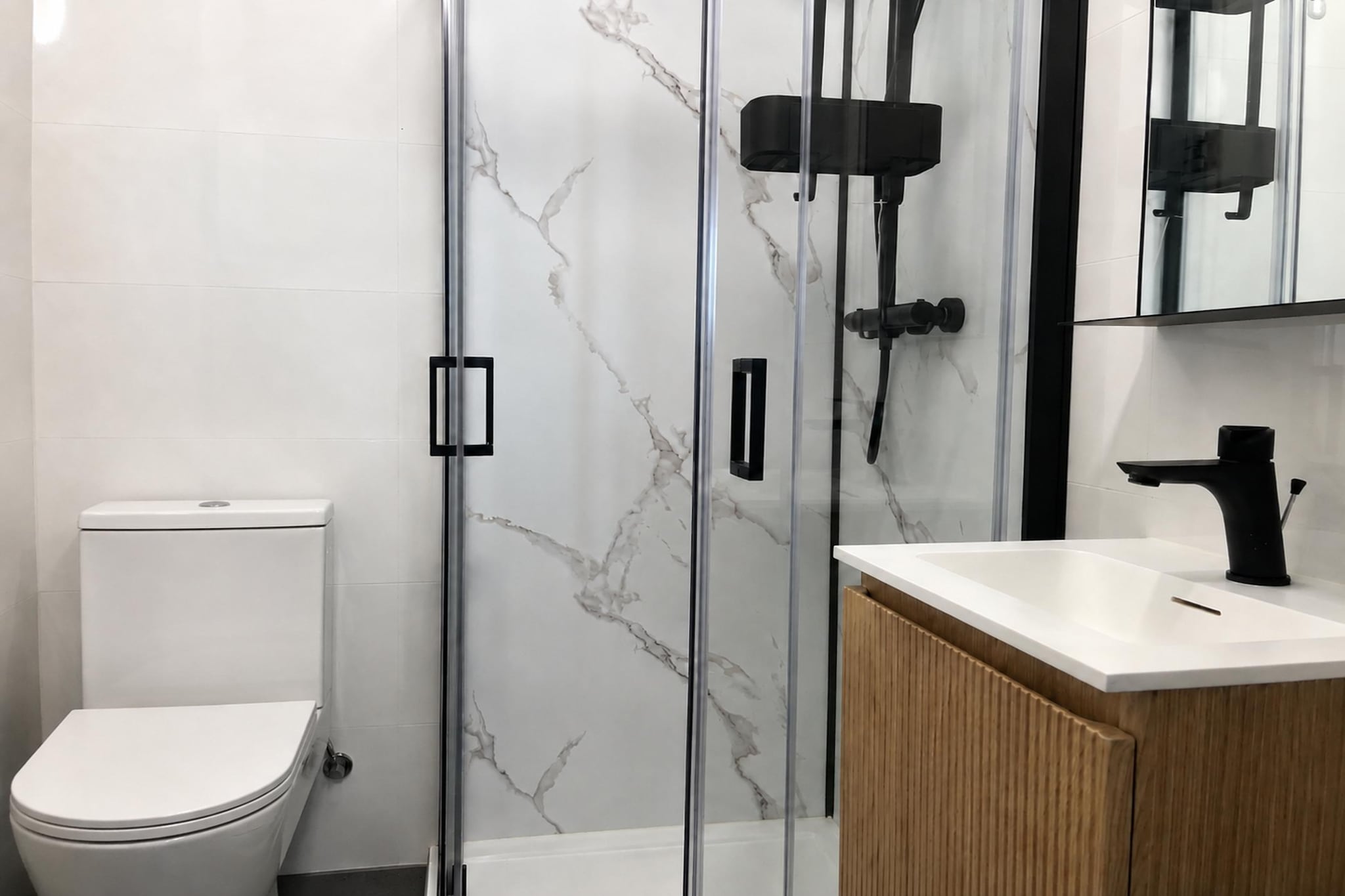 ANGOLA 1002 - Bathroom