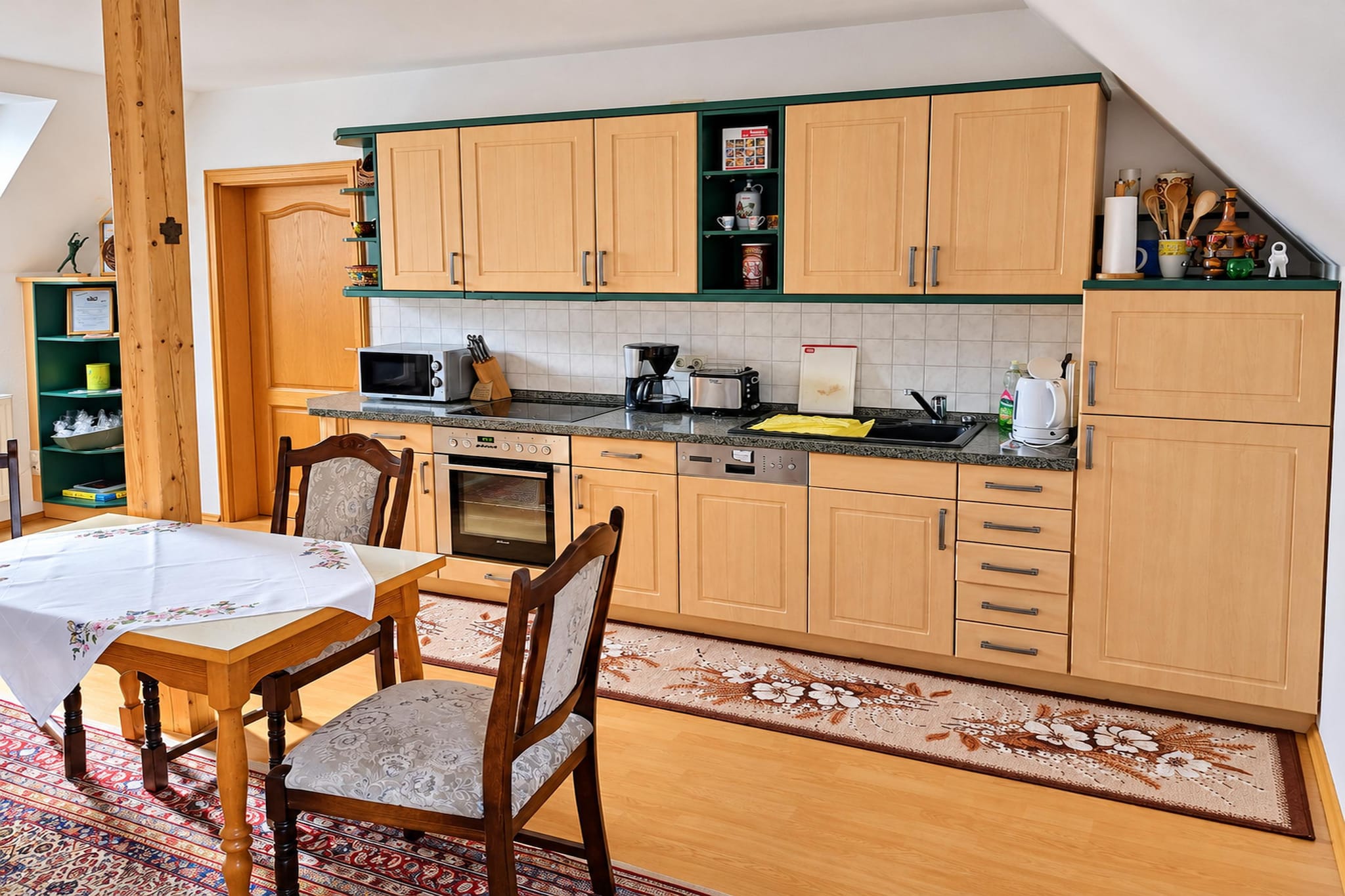 Gemütliche Auszeit im Herzen Sachsens -    Pension Sachon - Keuken