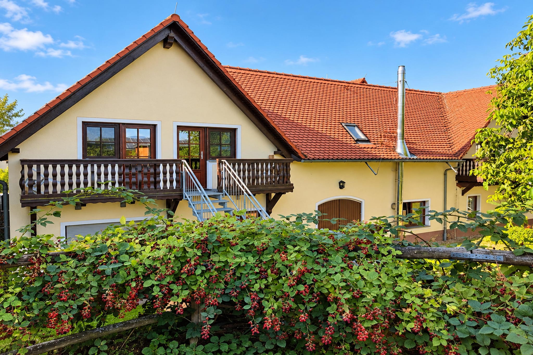 Gemütliche Auszeit im Herzen Sachsens -    Pension Sachon - Terrasbalkon