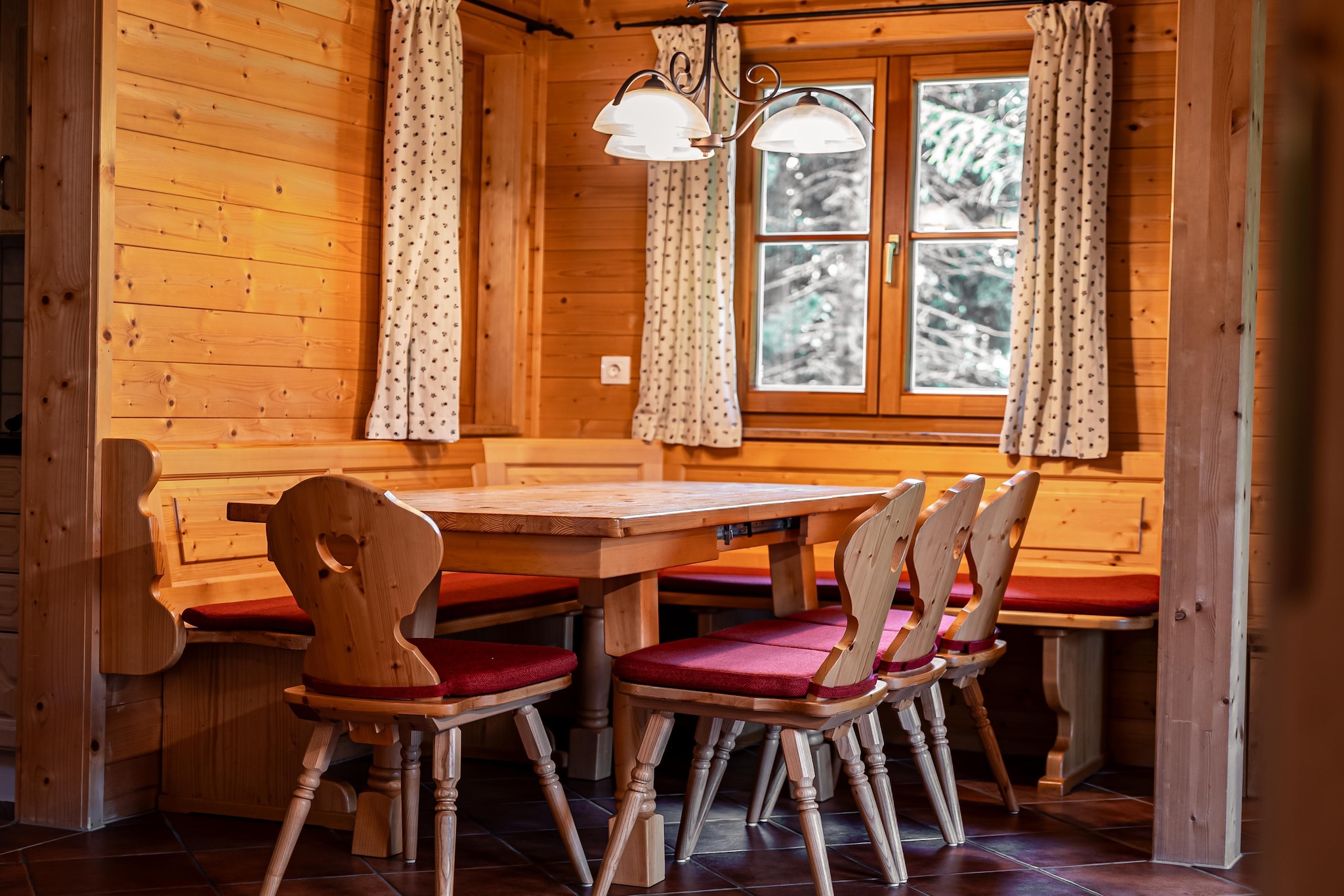 Murmeltierhütte - Eetkamer