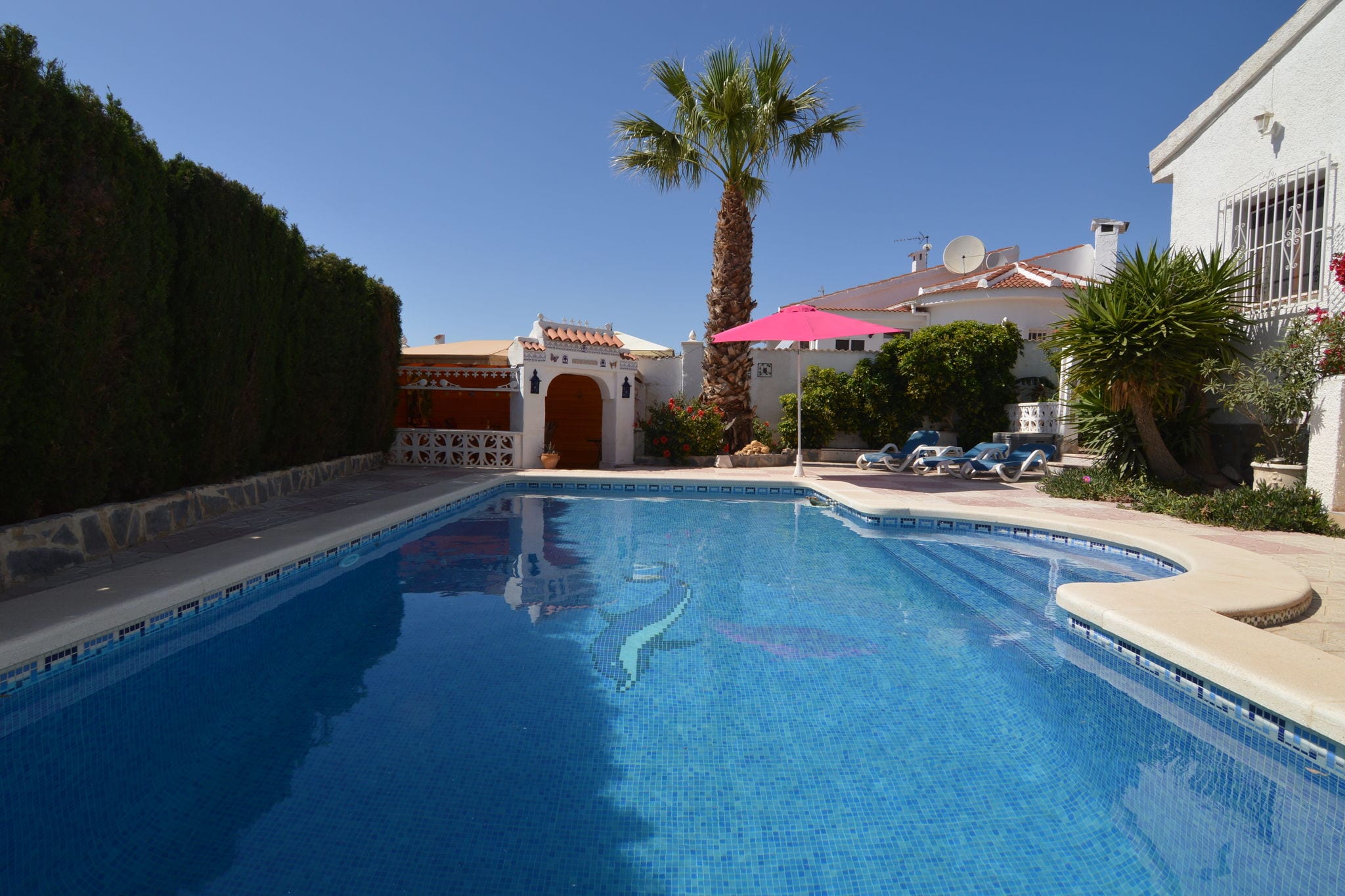 Moderne Villa in Rojales mit Whirlpool und privatem Pool