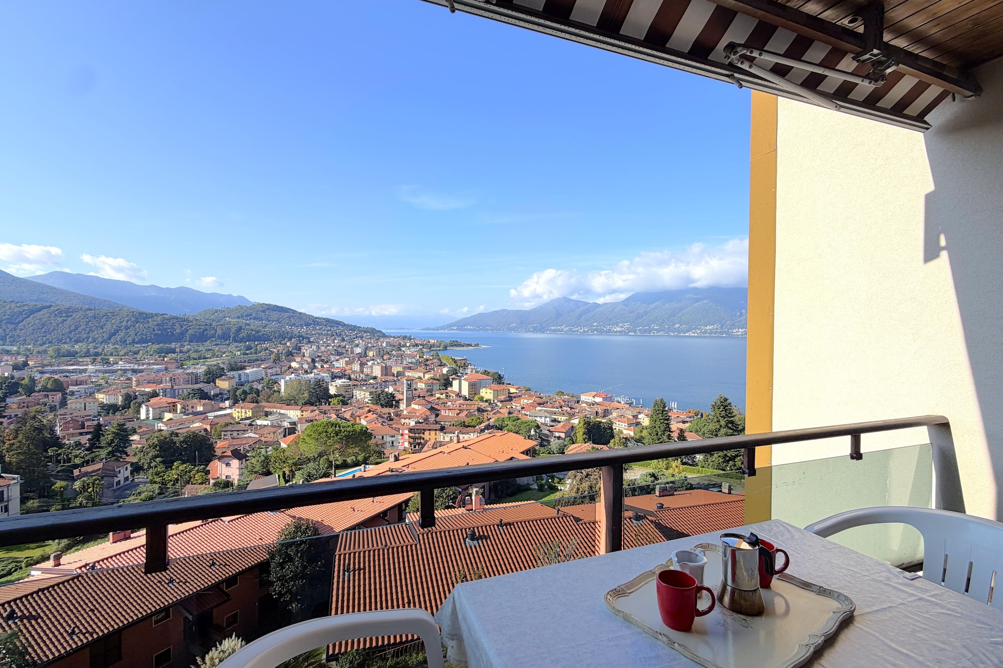 VC02/3 - Villa Castiglioni - View in summer