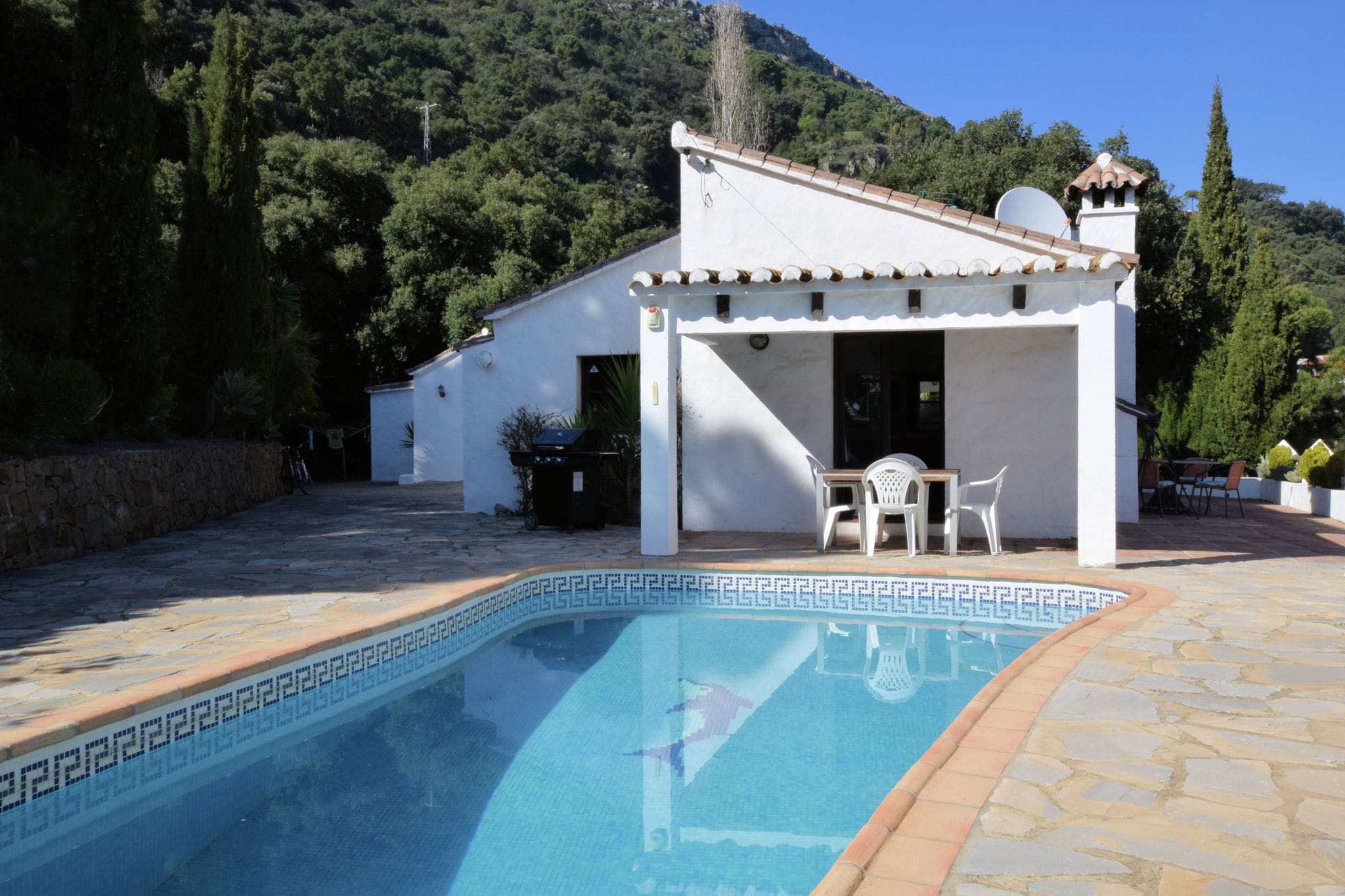 Schönes Ferienhaus in Casares mit privatem Pool