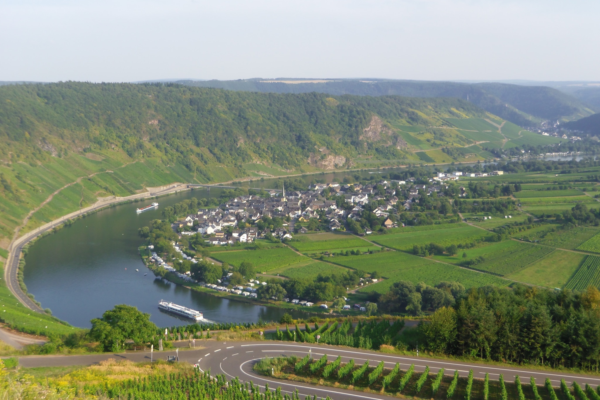 Ferien-Weingut Kirch-Gebieden zomer 1km