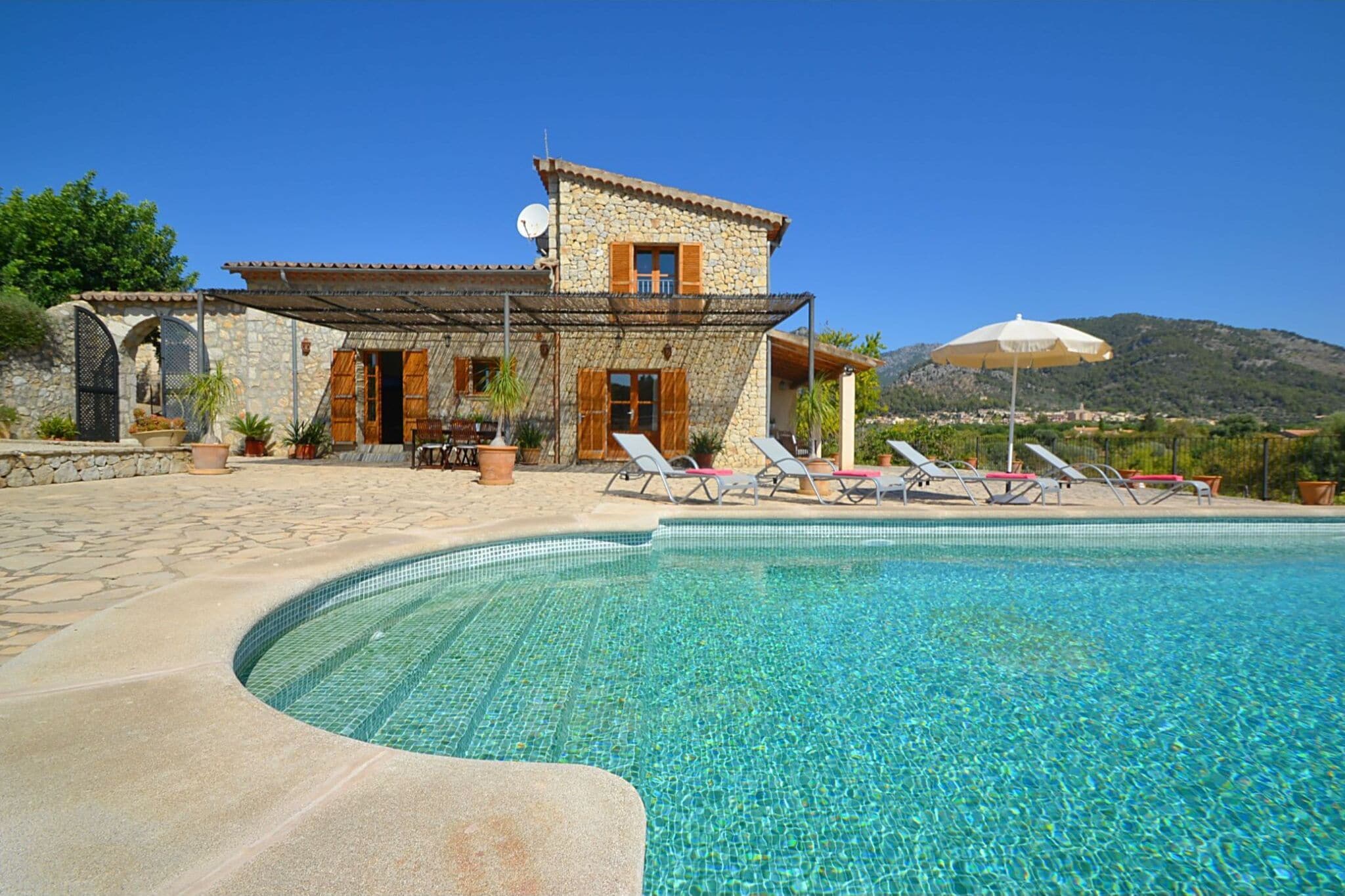Maison de vacances confortable à Selva avec piscine privée