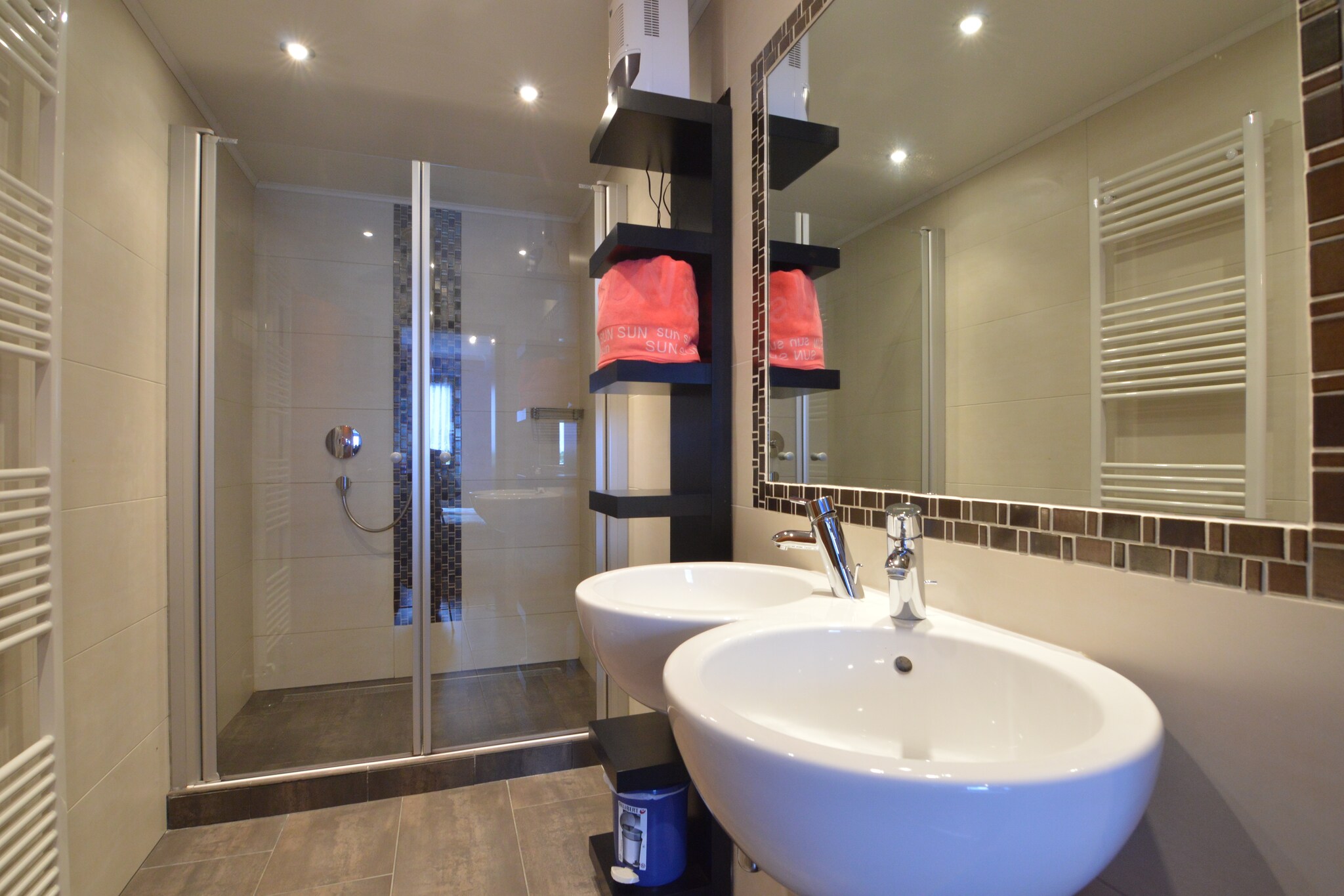 Vakantiehuis Nidrum max. 10 personen 4 slaapkamers sauna #24