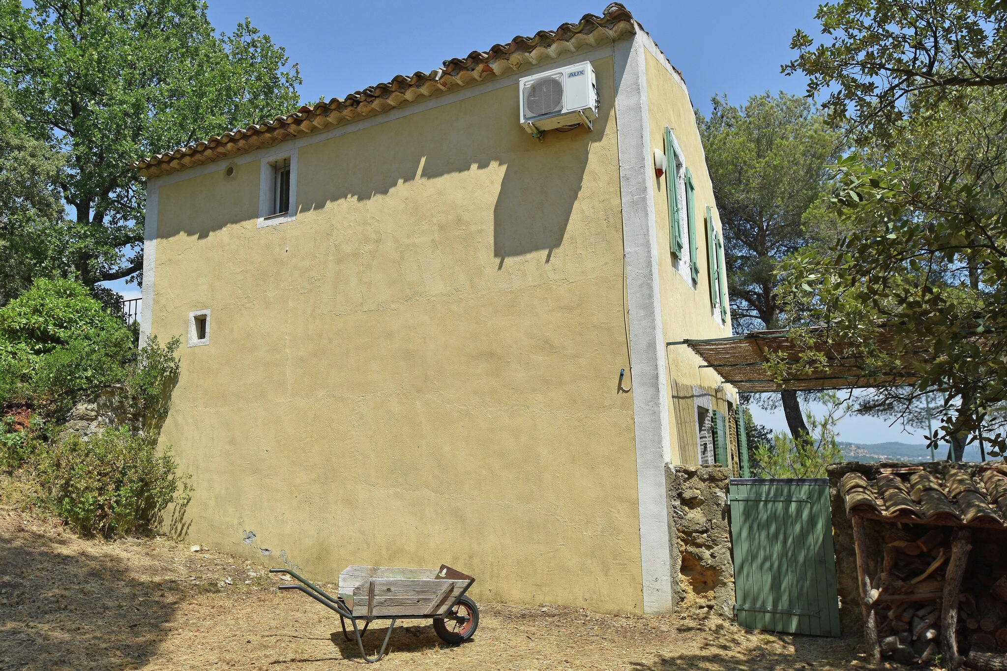Rustiek huis op het Provençaalse platteland van Lauris