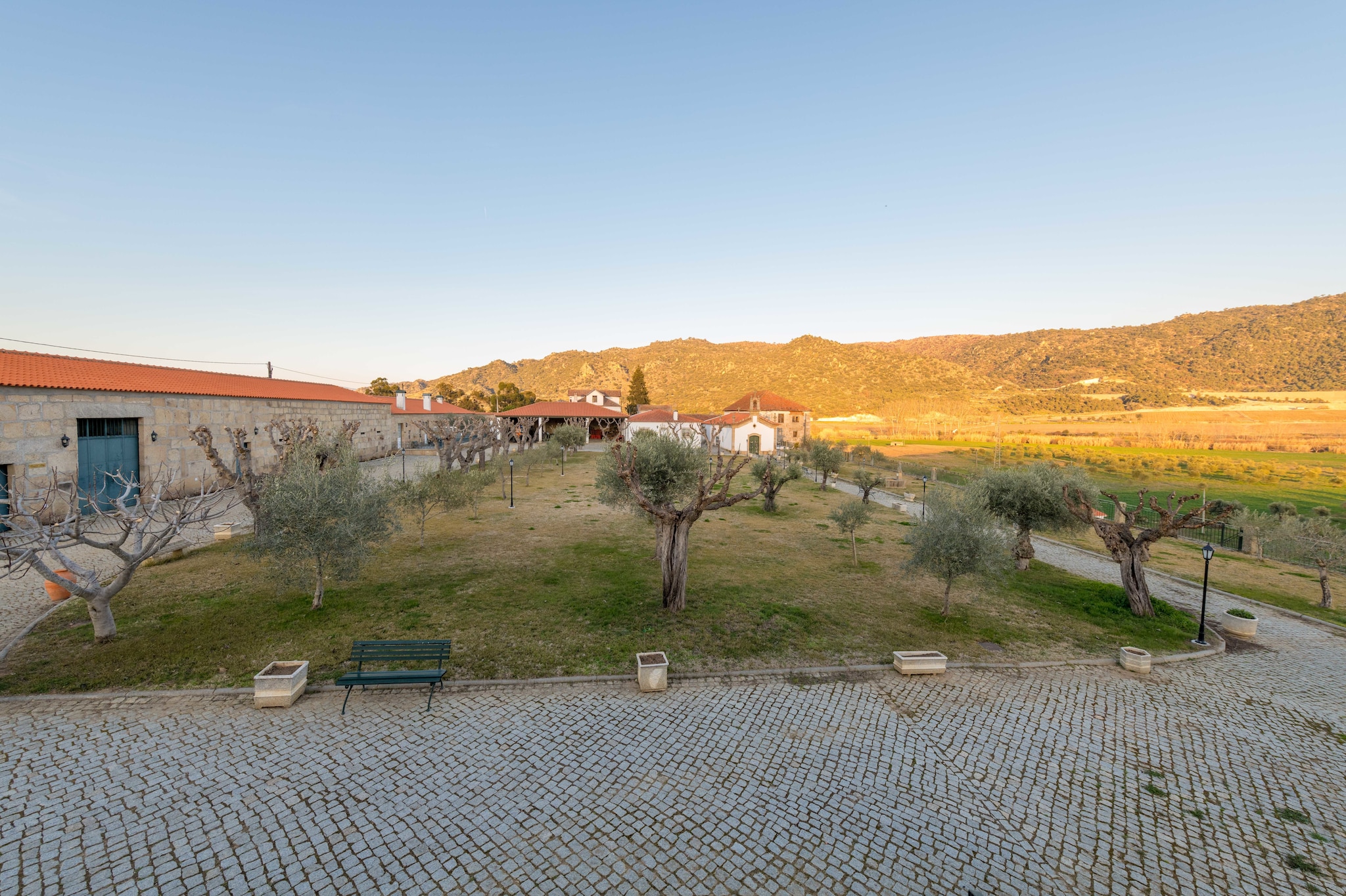 Casa do Caseiro-Gardens summer