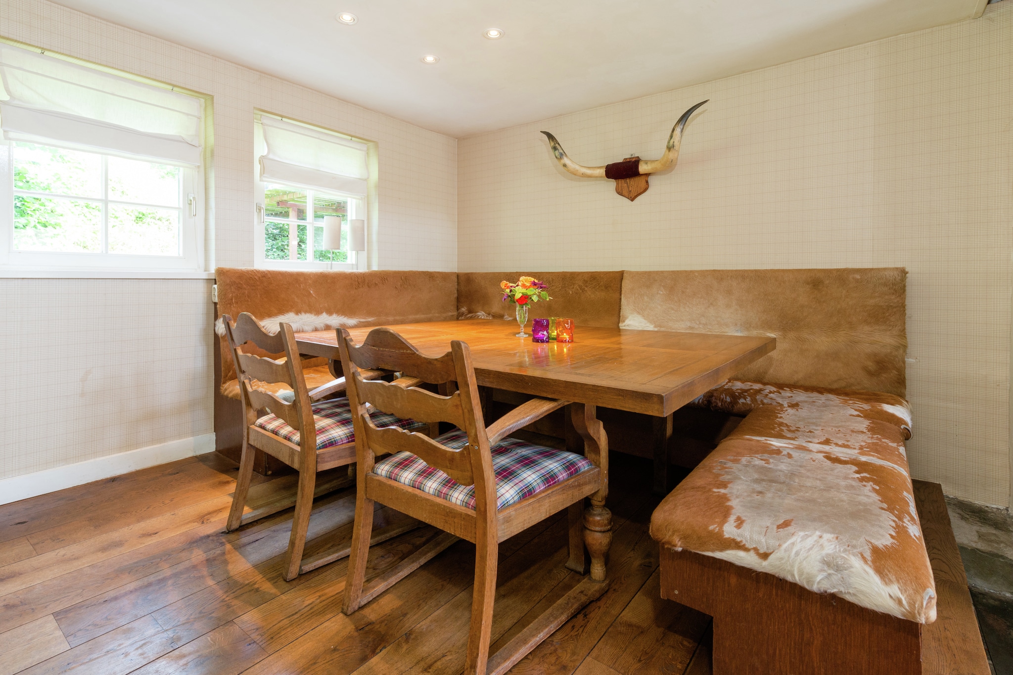 An optional utilities and service fee of EUR 100,00 will be charged before your arrival. Details are given below.<br> This peaceful holiday home is located in Cetturu (Tavigny), in the Luxembourg region, and is ideal for a relaxing family holiday. With 4 bedrooms, it can accommodate up to 10 guests. The home offers a sunny terrace, furnished garden, and barbecue, perfect for enjoying outdoor meals together. Inside, you'll find central heating, a fireplace, and a wood-burning stove for cozy evenings. A highchair, children's beds, and a small library are available, making it a great choice for families with children. The forest is just 100 meters away, while a scenic lake lies 1 km from the house. You'll find restaurants only 1 km away, and grocery stores 7 km away for daily essentials. The town center is 10 km away, with the tourist information office at 7 km and public transport connections 14 km from the home. Address: Tavigny 10a, 6662 Cetturu. A perfect mix of comfort and nature in the heart of the Ardennes. <br><b> Optional Utilities & Service Package </b><br><b> An optional utilities and service package of EUR 100,00 </b> can be selected prior to your arrival. You will receive a separate communication with the payment link should you wish to include it.<br>This package ensures a seamless stay and conveniently covers services such as final cleaning, utility consumption, service support, and protection against minor damages or incidental costs during your stay.<br>Guests who prefer may manage these services independently, provided the property is returned in good order at check-out.