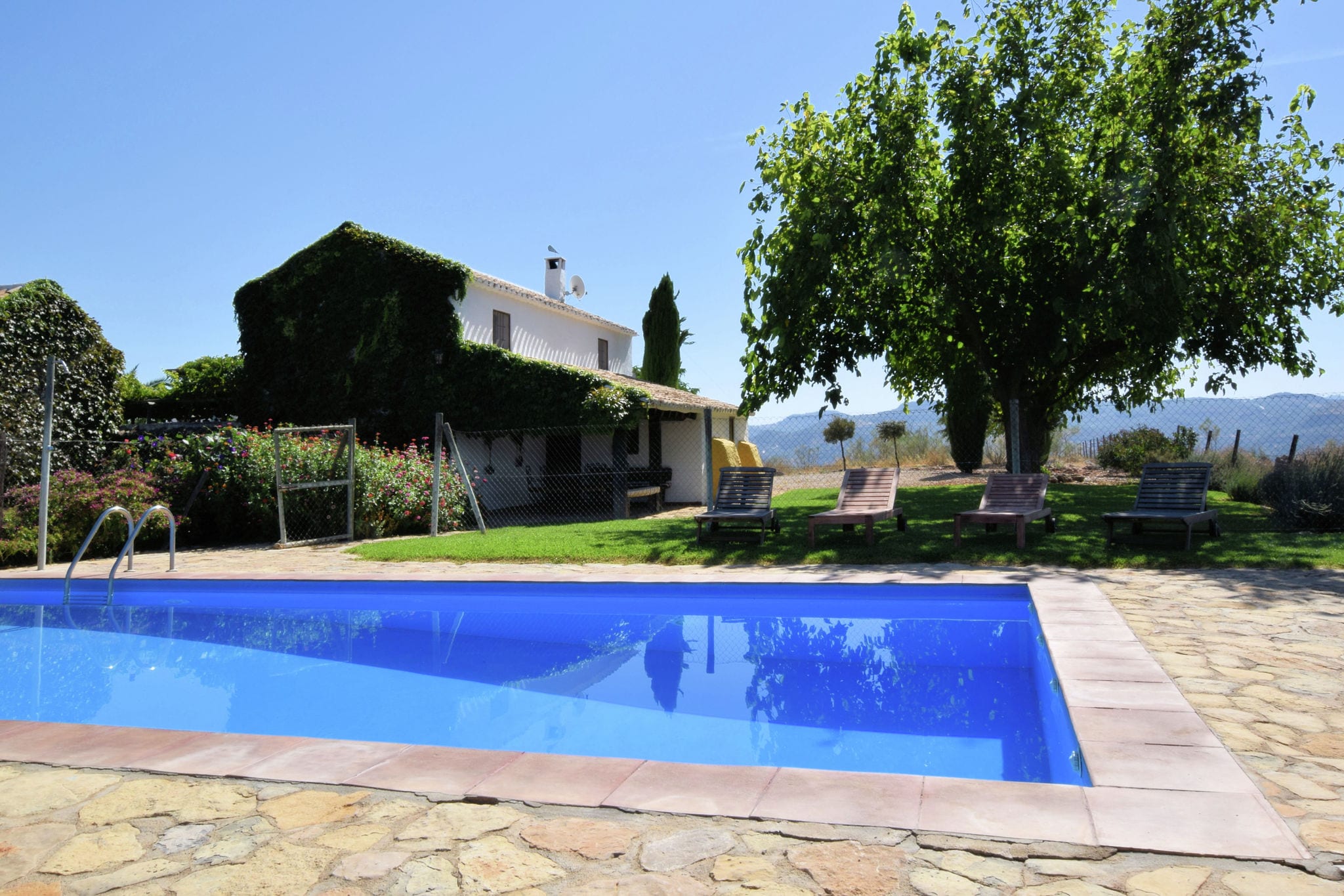 Großzügiges Cottage mit Pool in Fuentes de Cesna