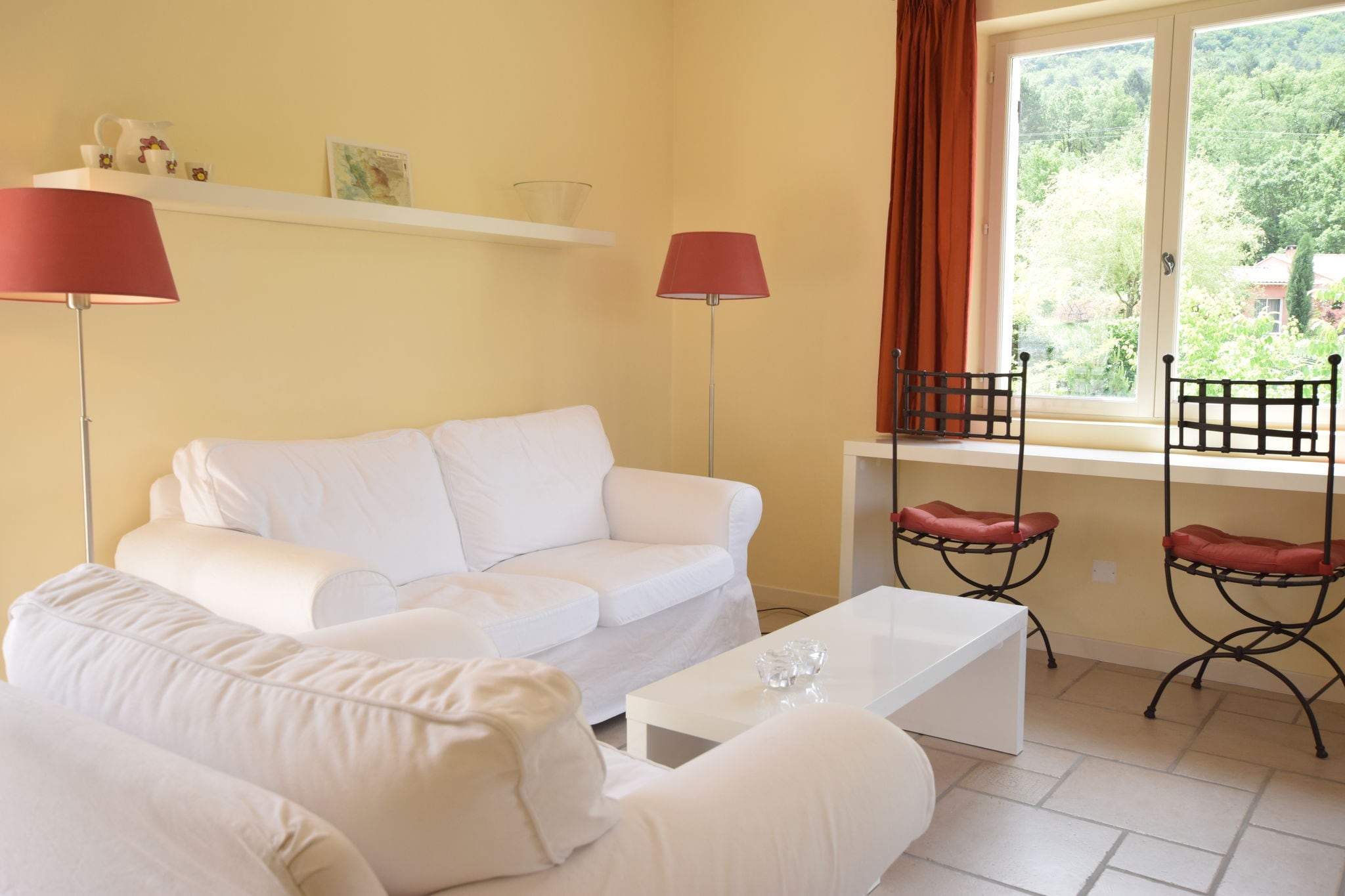 Bel appartement à Montbrun-les-Bains avec balcon