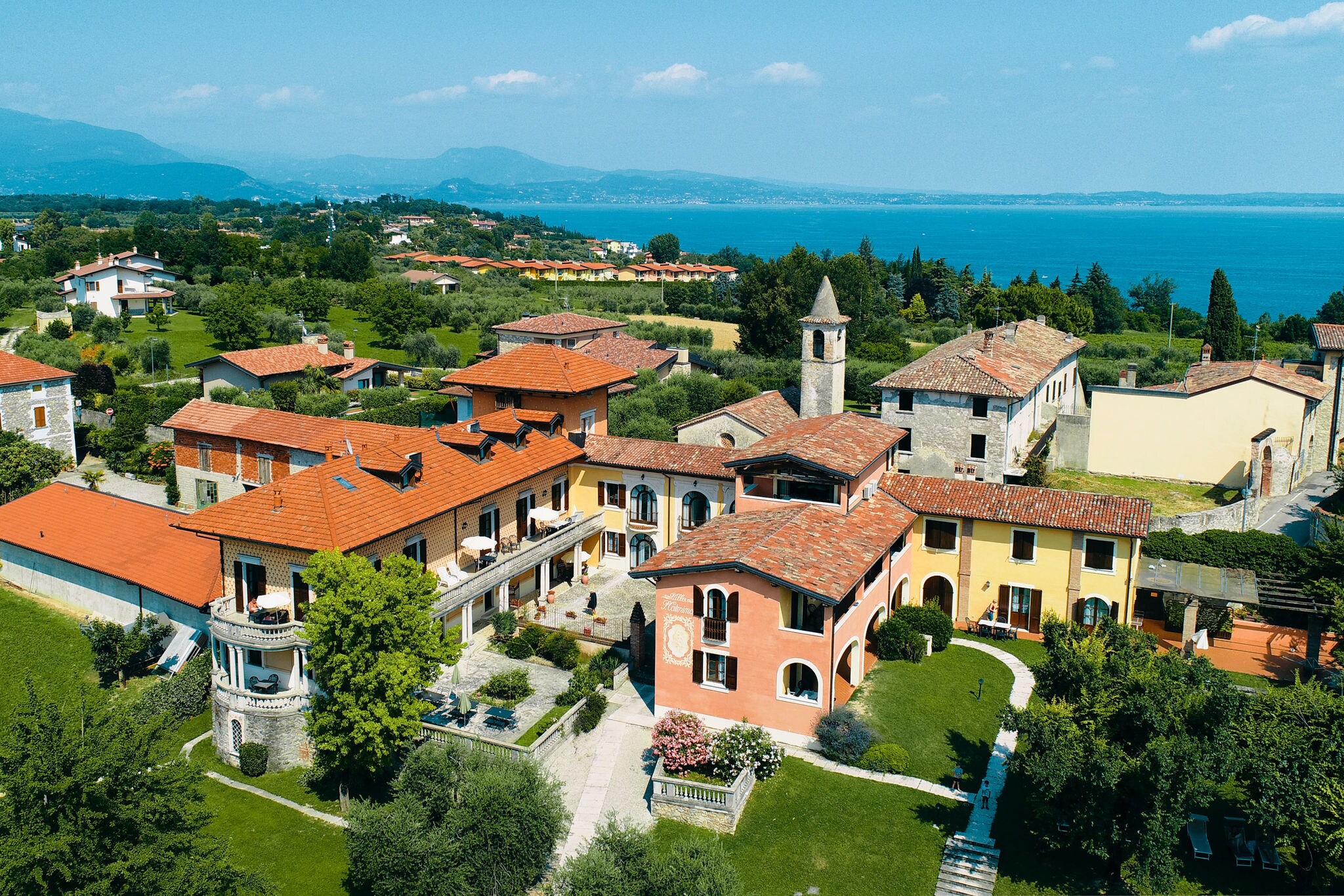 Exquisite Holiday Home in Manerba del Garda near Lake Garda