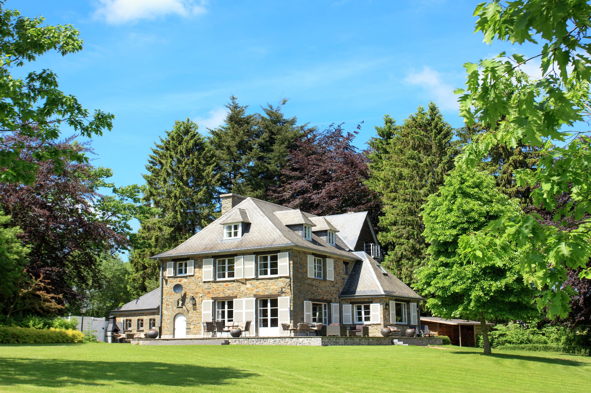 Vieille maison de maître a Dochamps avec jacuzzi