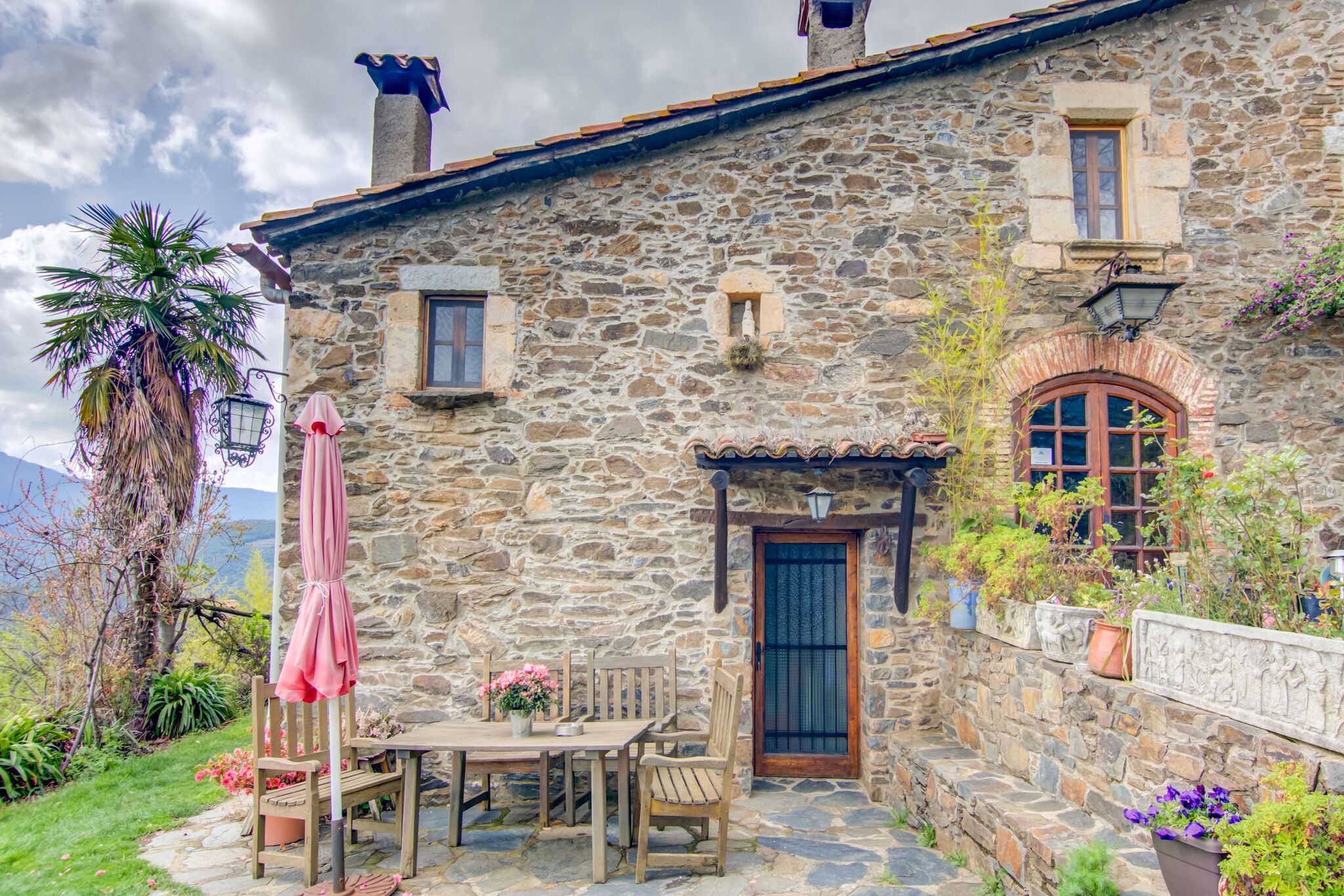 Picturesque Cottage in Montseny with Swimming Pool