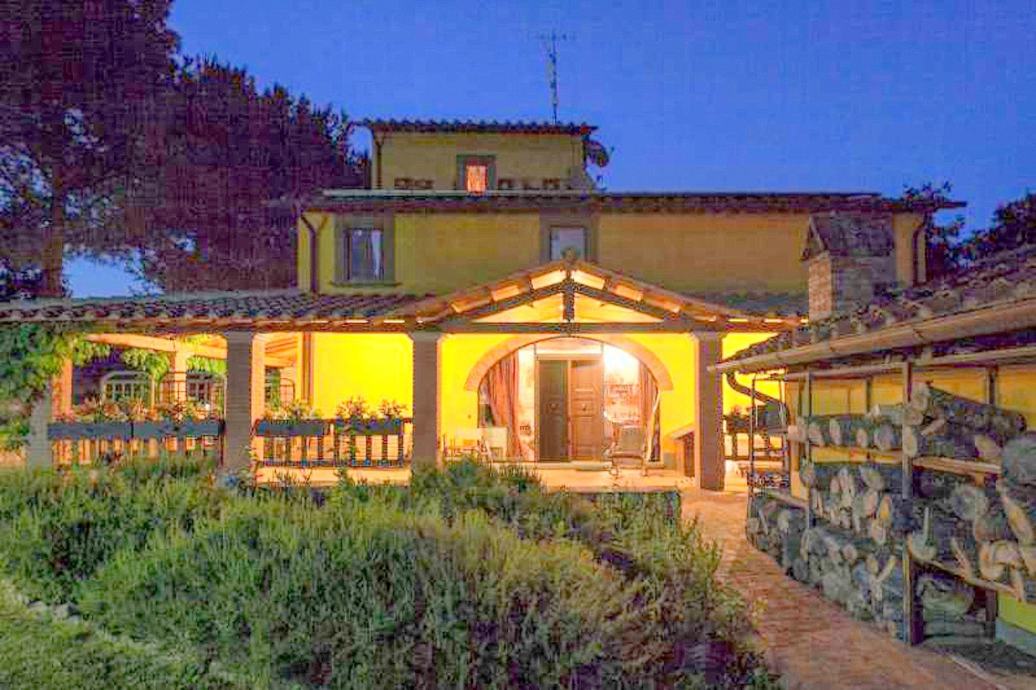 Toskanisches Landhaus an den Berghängen des Pratomagno