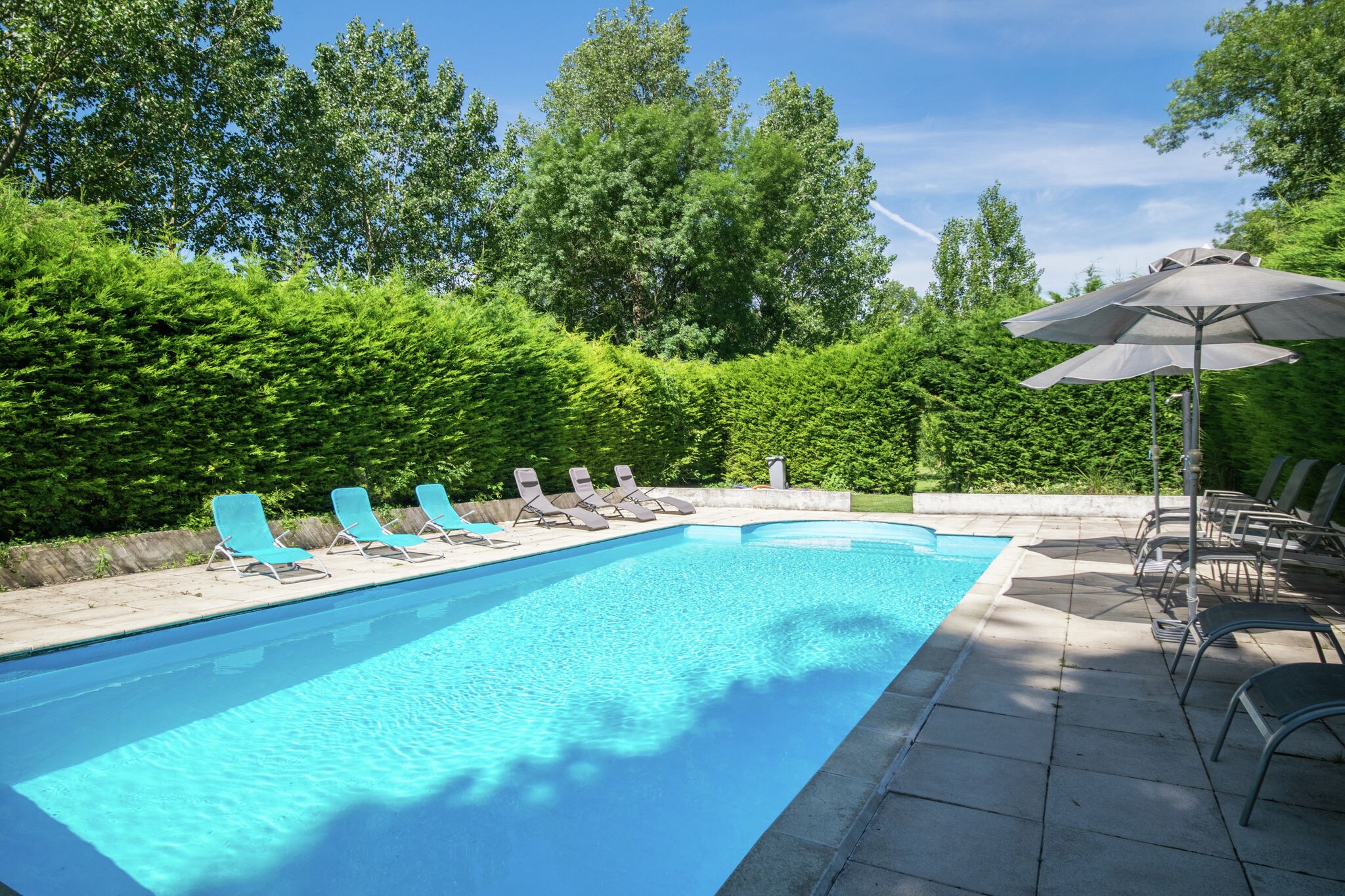Maison de vacances à Champagnac, en France avec piscine